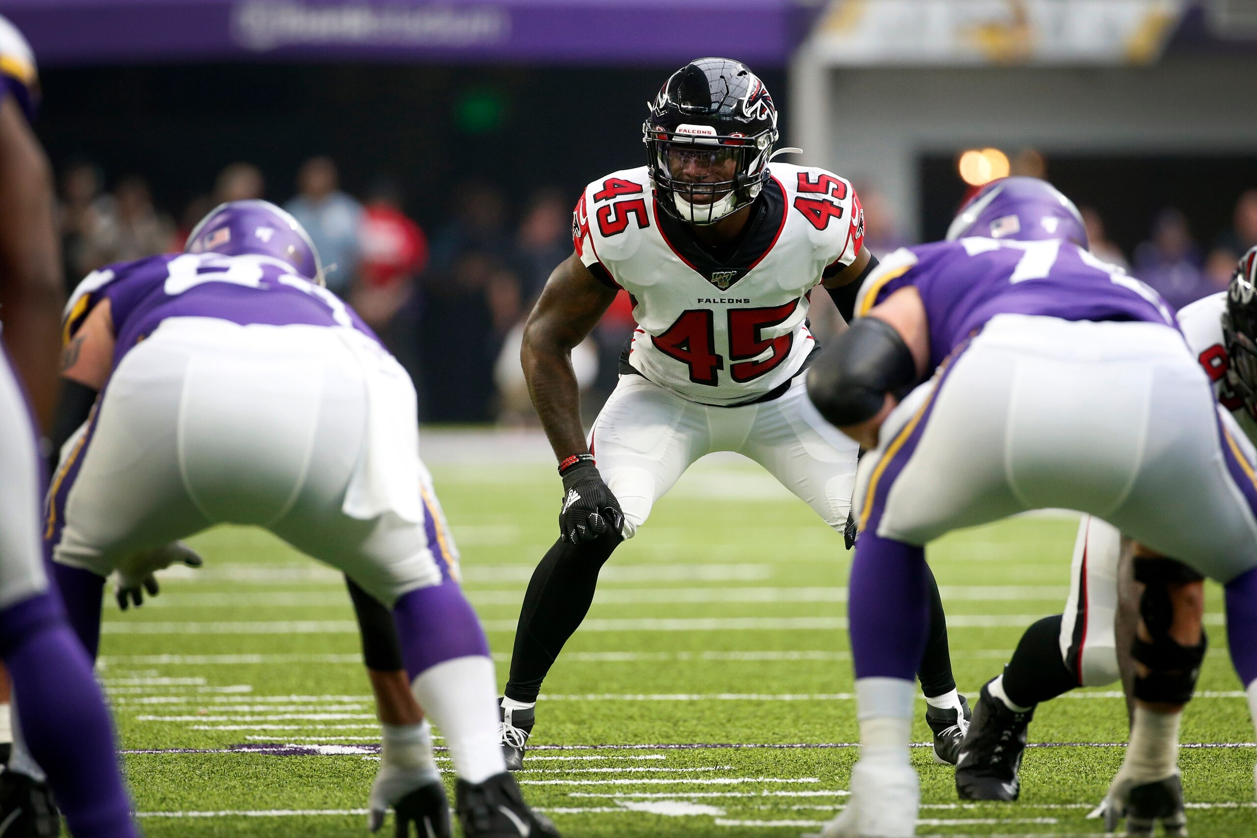 Falcons LB Deion Jones