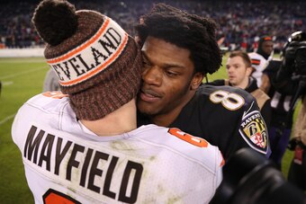 Cleveland Browns quarterback Baker Mayfield (left) and Baltimore Ravens quarterback Lamar Jackson (right)
