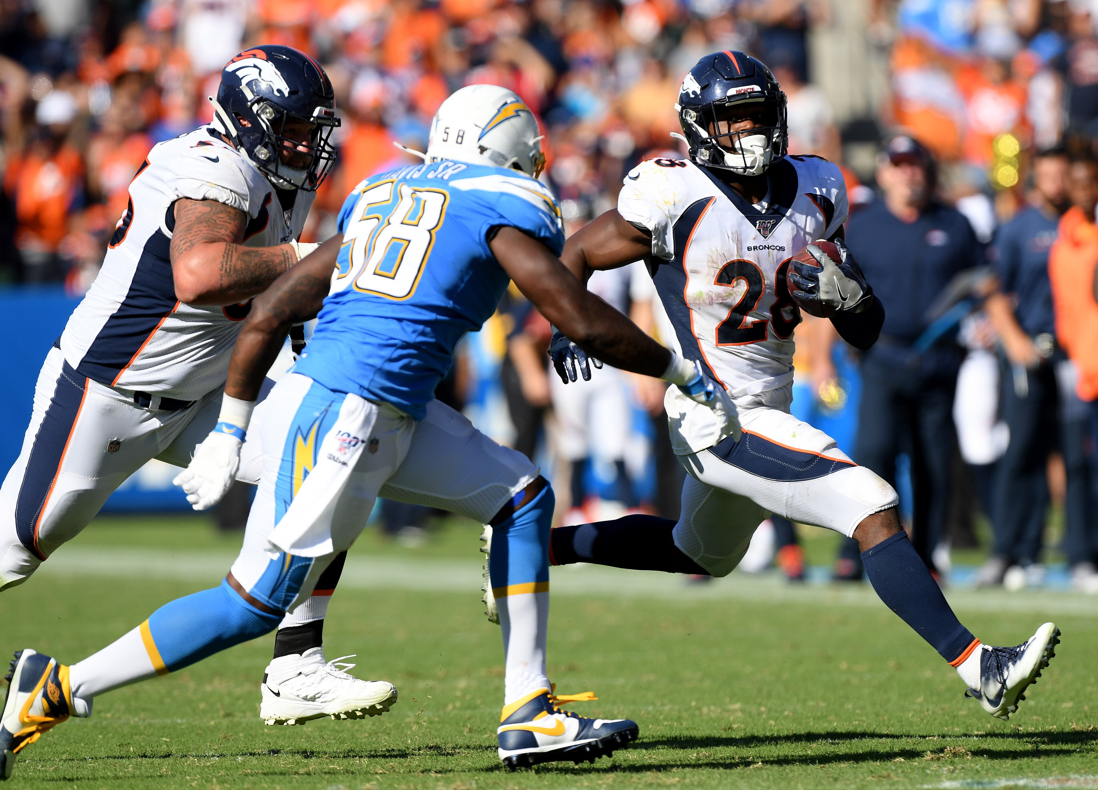 Chargers LB Thomas Davis