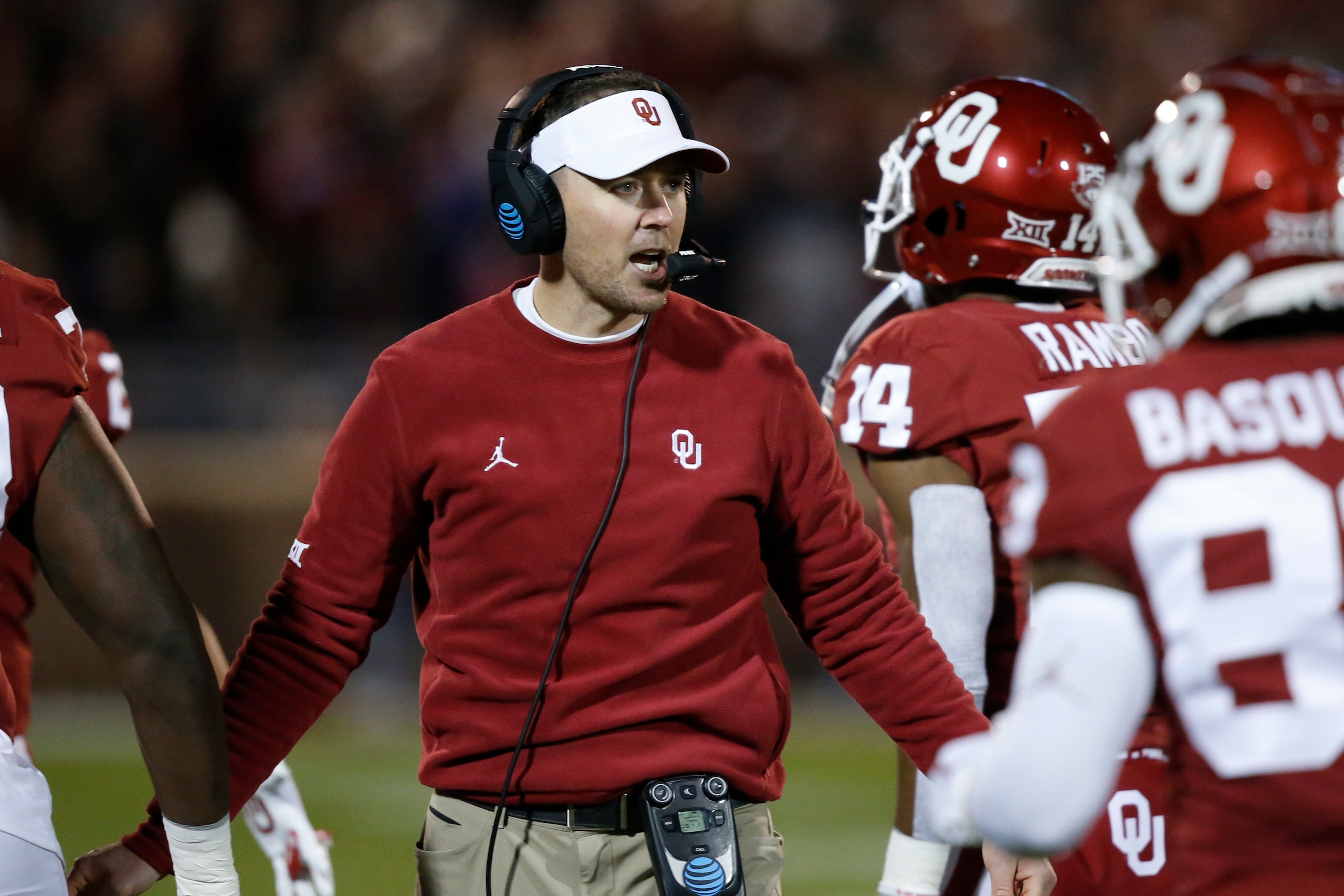 Oklahoma head coach Lincoln Riley