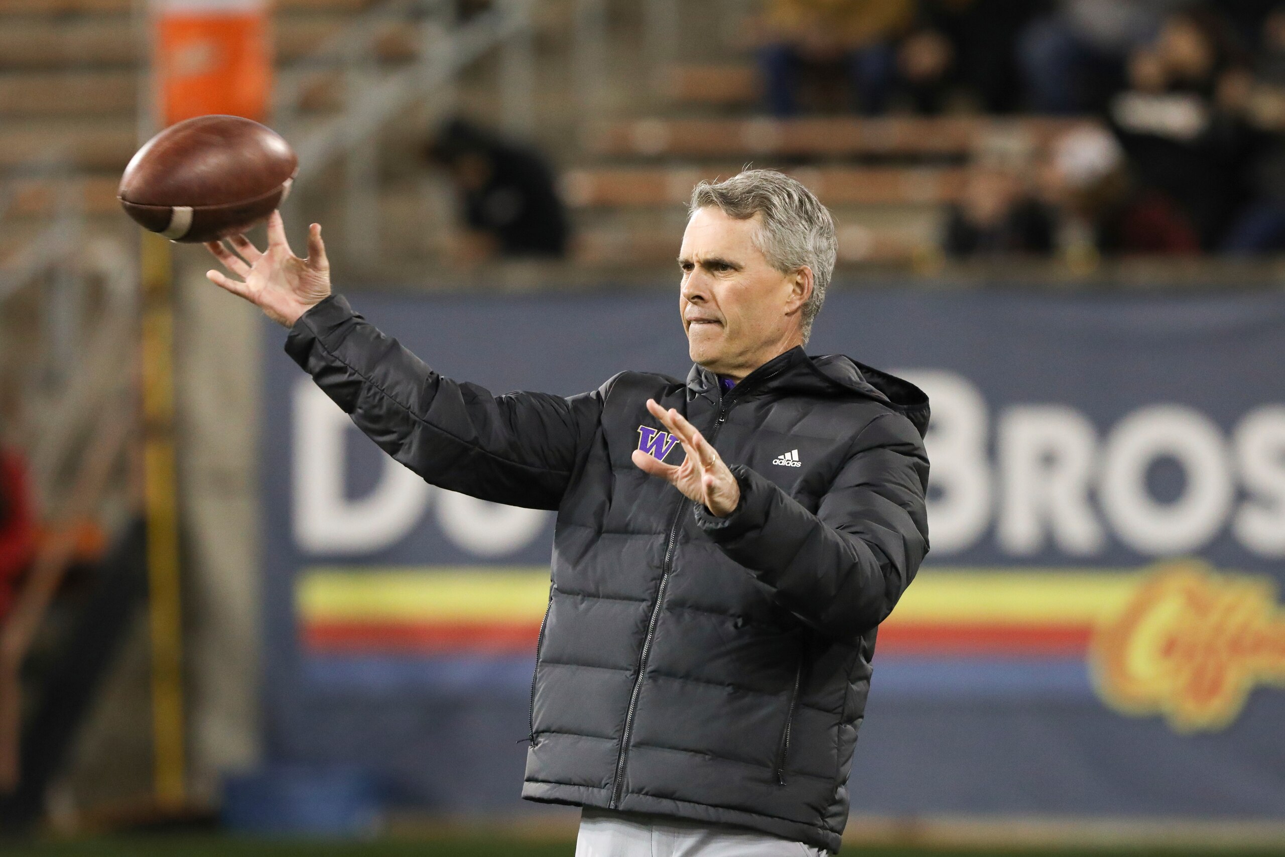 Washington head coach Chris Petersen Washington head coach Chris Petersen