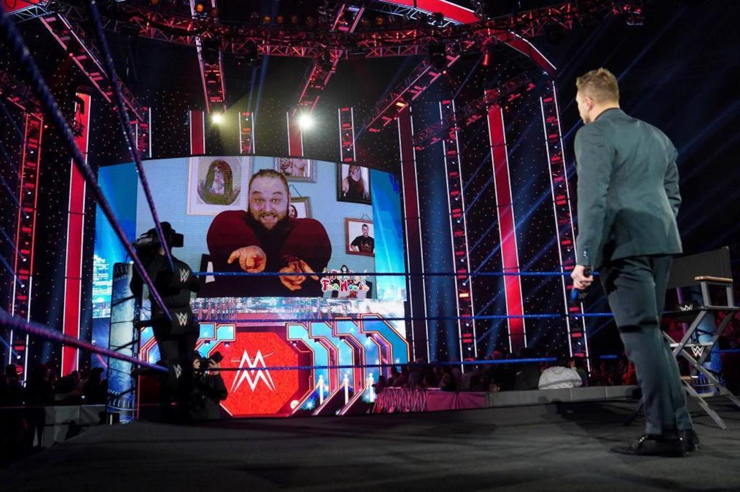 Bray Wyatt taunting The Miz.