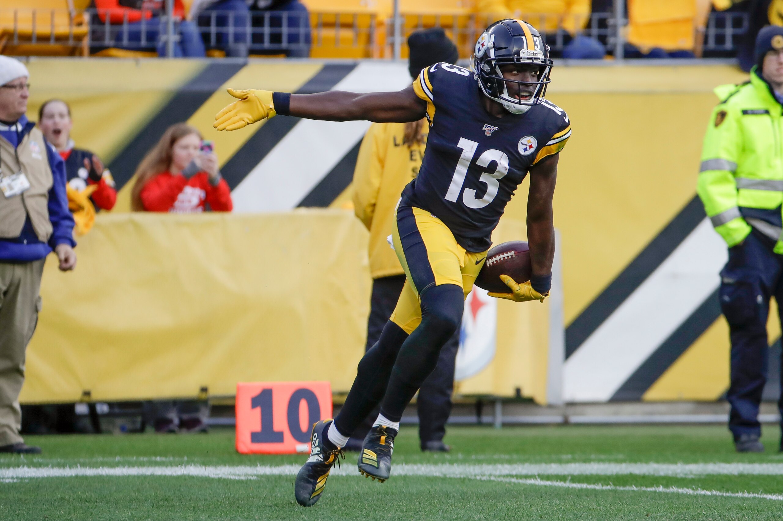 Pittsburgh Steelers wide receiver James Washington