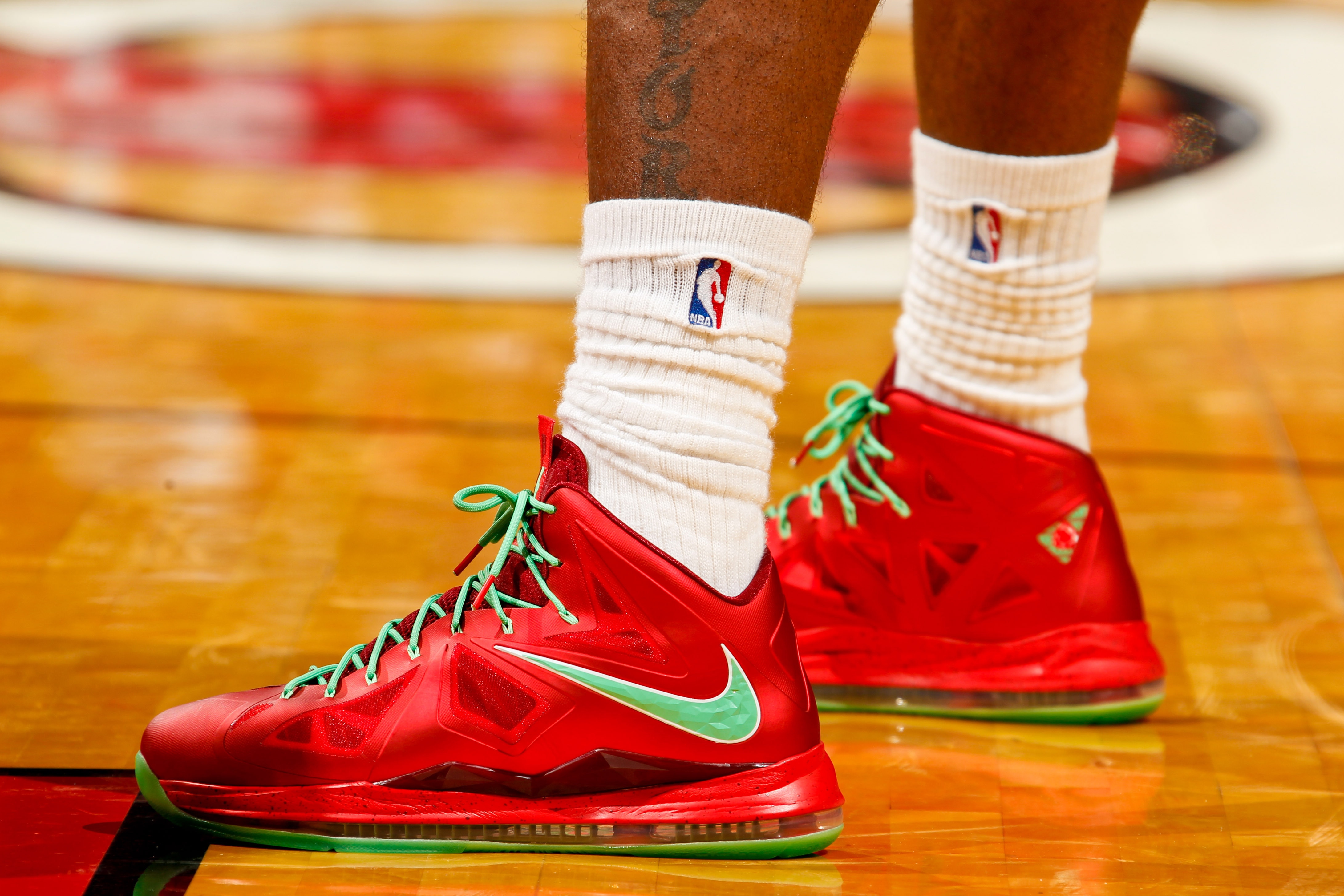 nba players christmas shoes