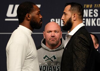 Who wins the main event of UFC 247?