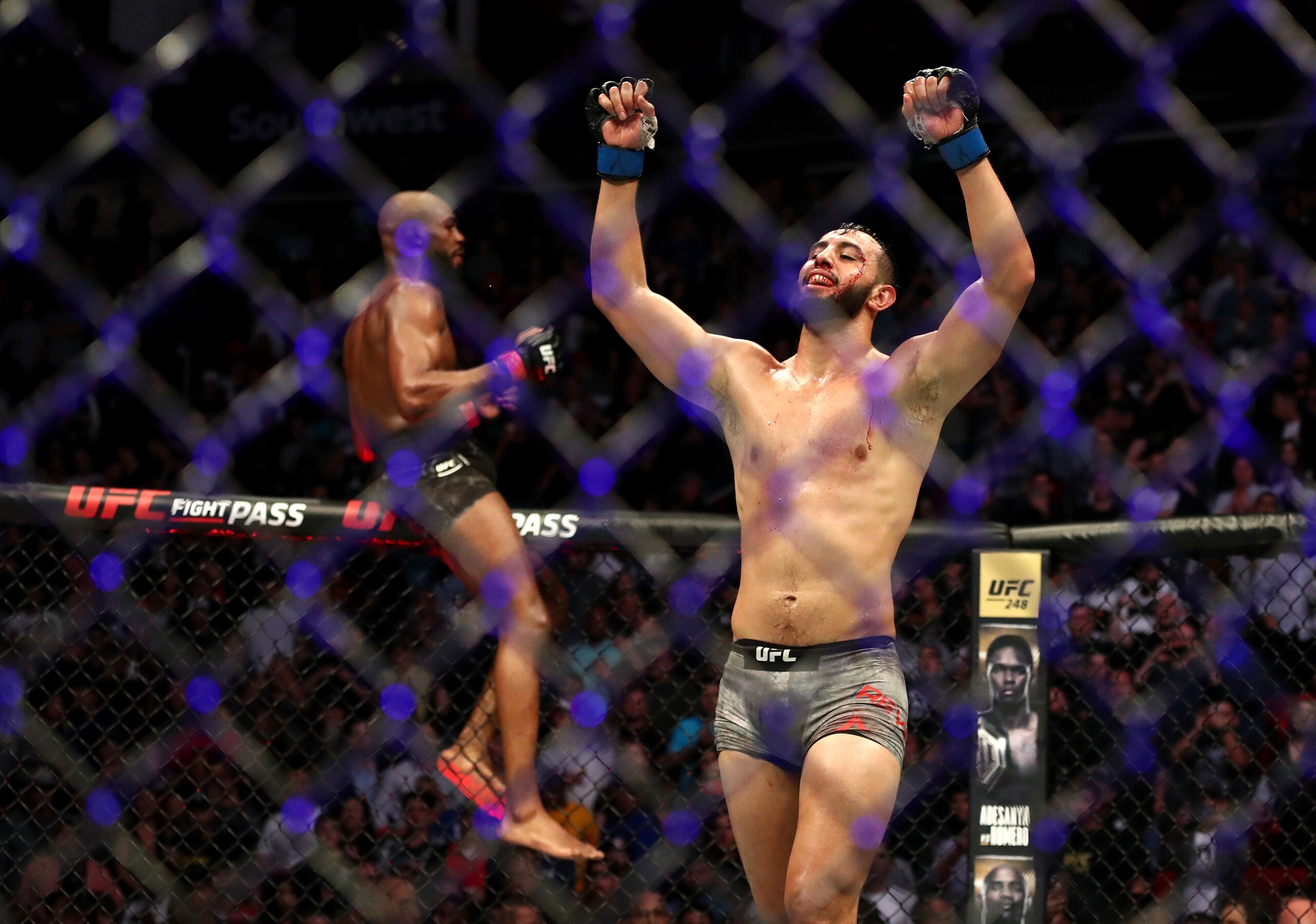 Taylor scored it 48-47 for Reyes. Taylor scored it 48-47 for Reyes.