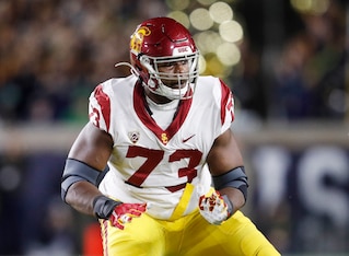 Miami Dolphins left tackle Austin Jackson