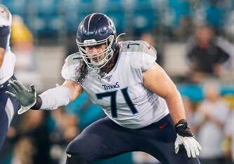 Tennessee Titans offensive tackle Dennis Kelly