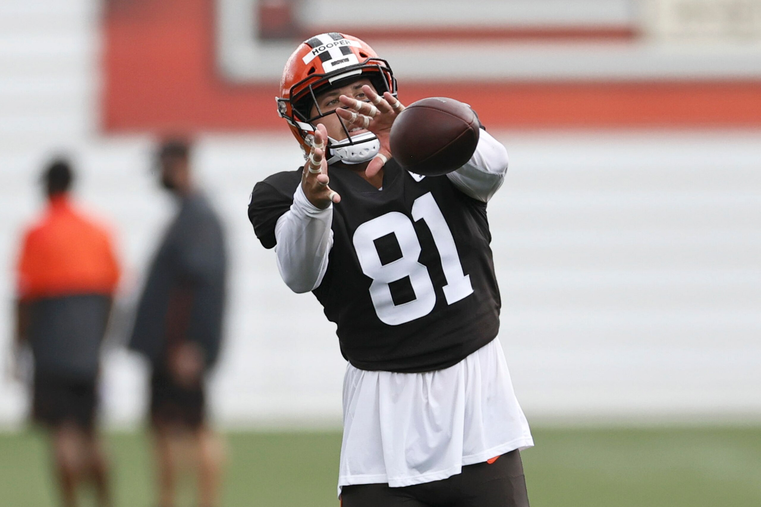 Cleveland Browns tight end Austin Hooper Cleveland Browns tight end Austin Hooper