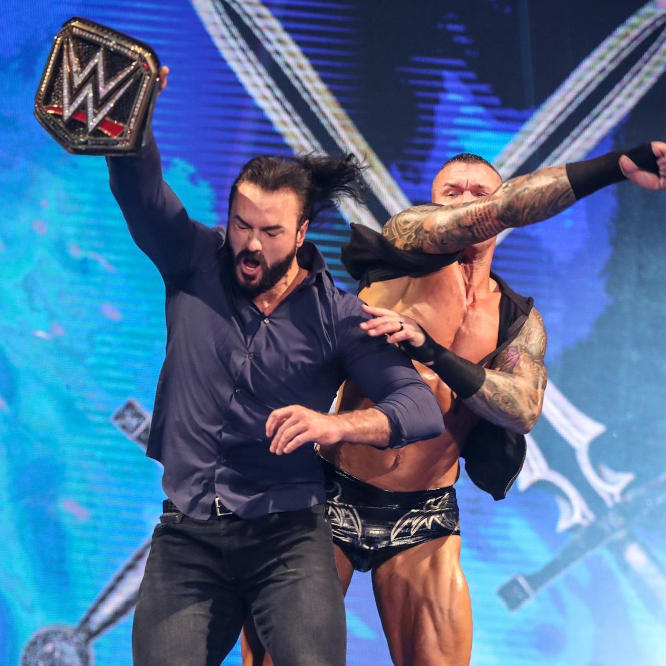 Randy Orton clobbers Drew McIntyre