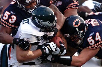 Brian Urlacher helped the Bears snap a six-year playoff drought in 2001.