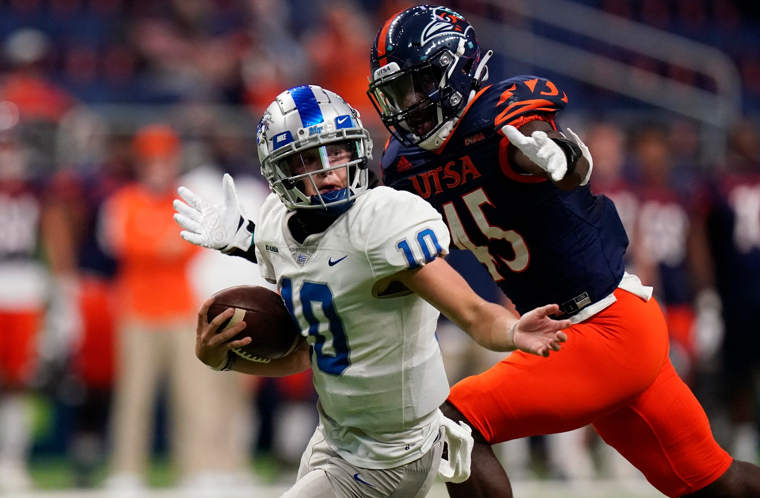 MTSU's Asher O'Hara and UTSA's DeQuarius Henry