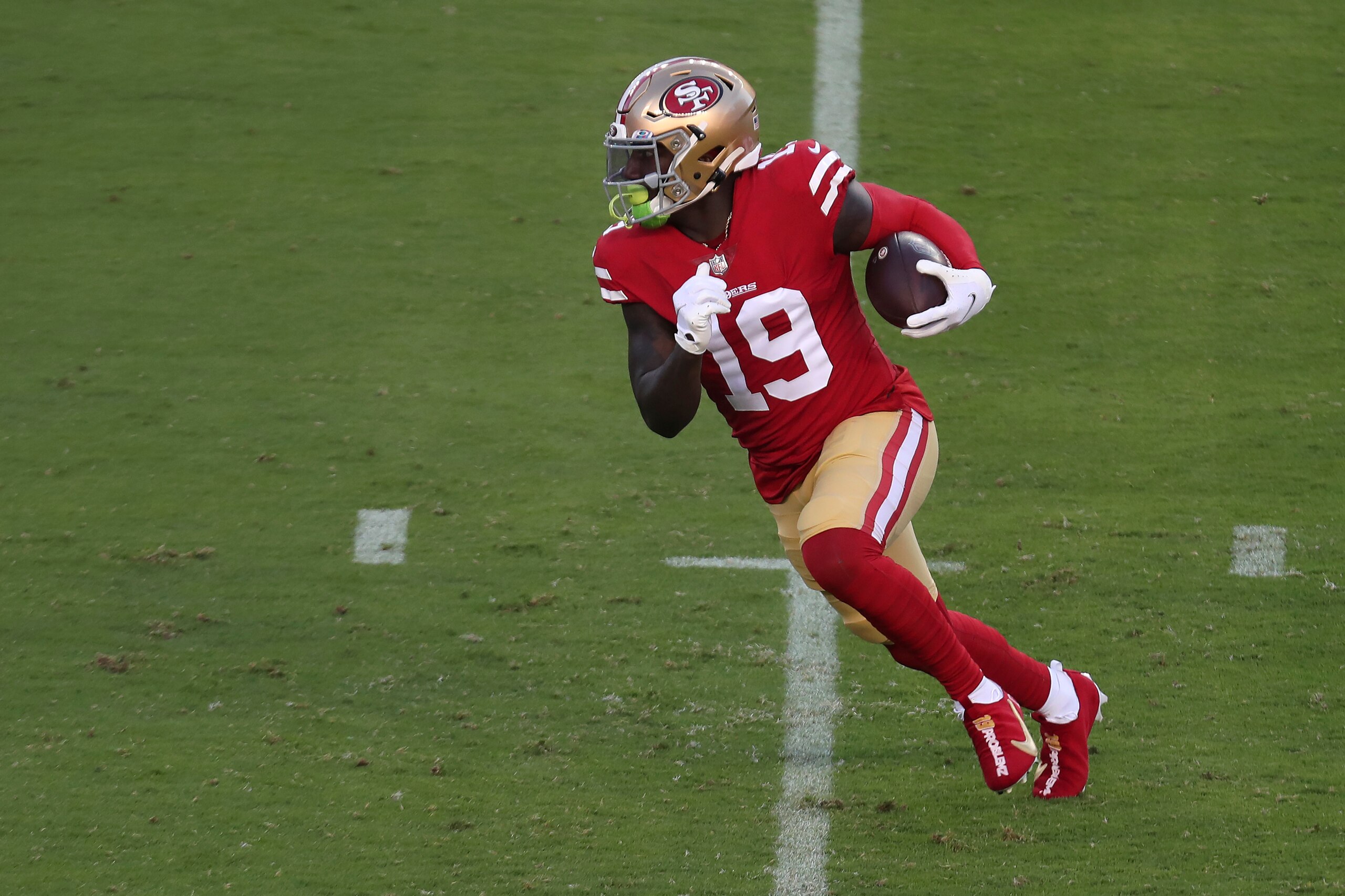 San Francisco 49ers wide receiver Deebo Samuel