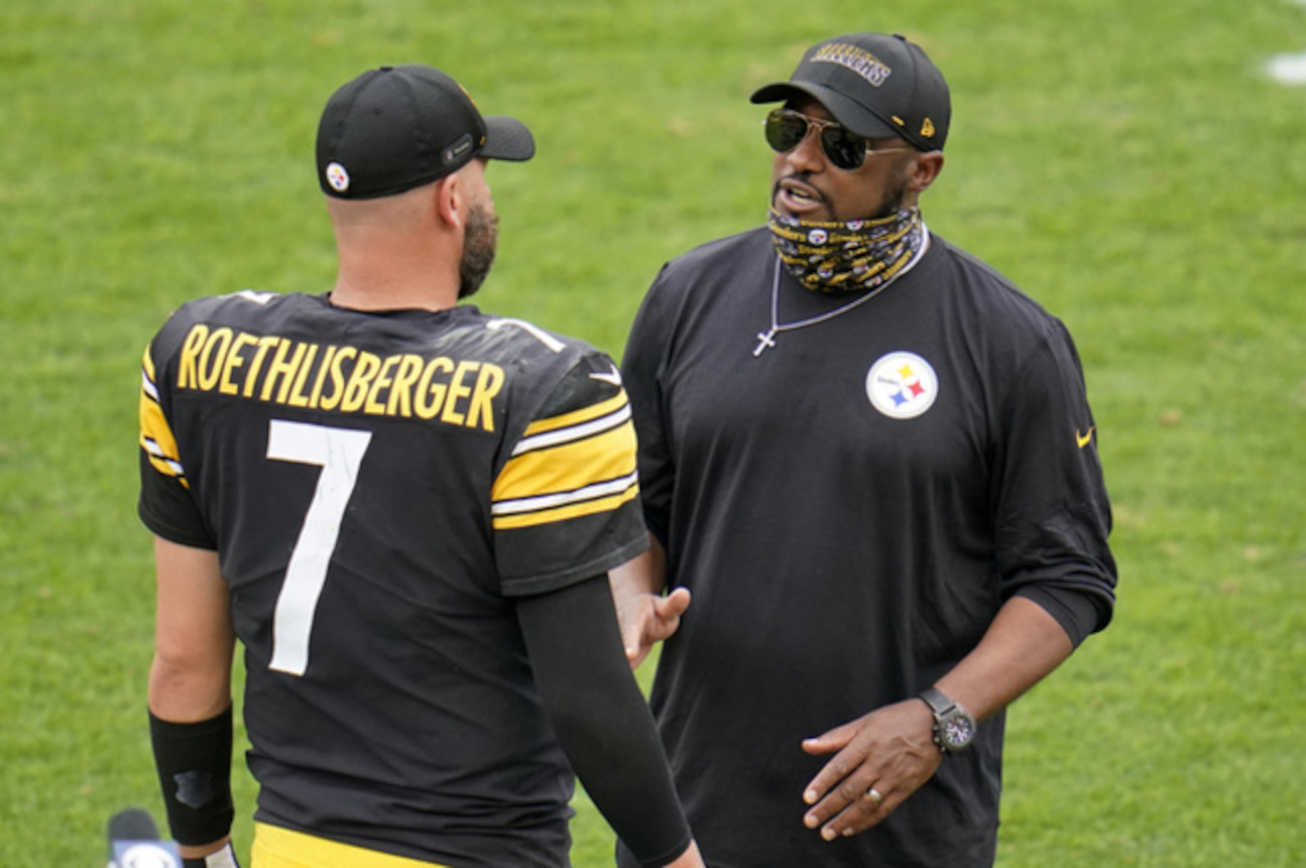 Pittsburgh Steelers quarterback Ben Roethlisberger (left) and head coach Mike Tomlin (right)