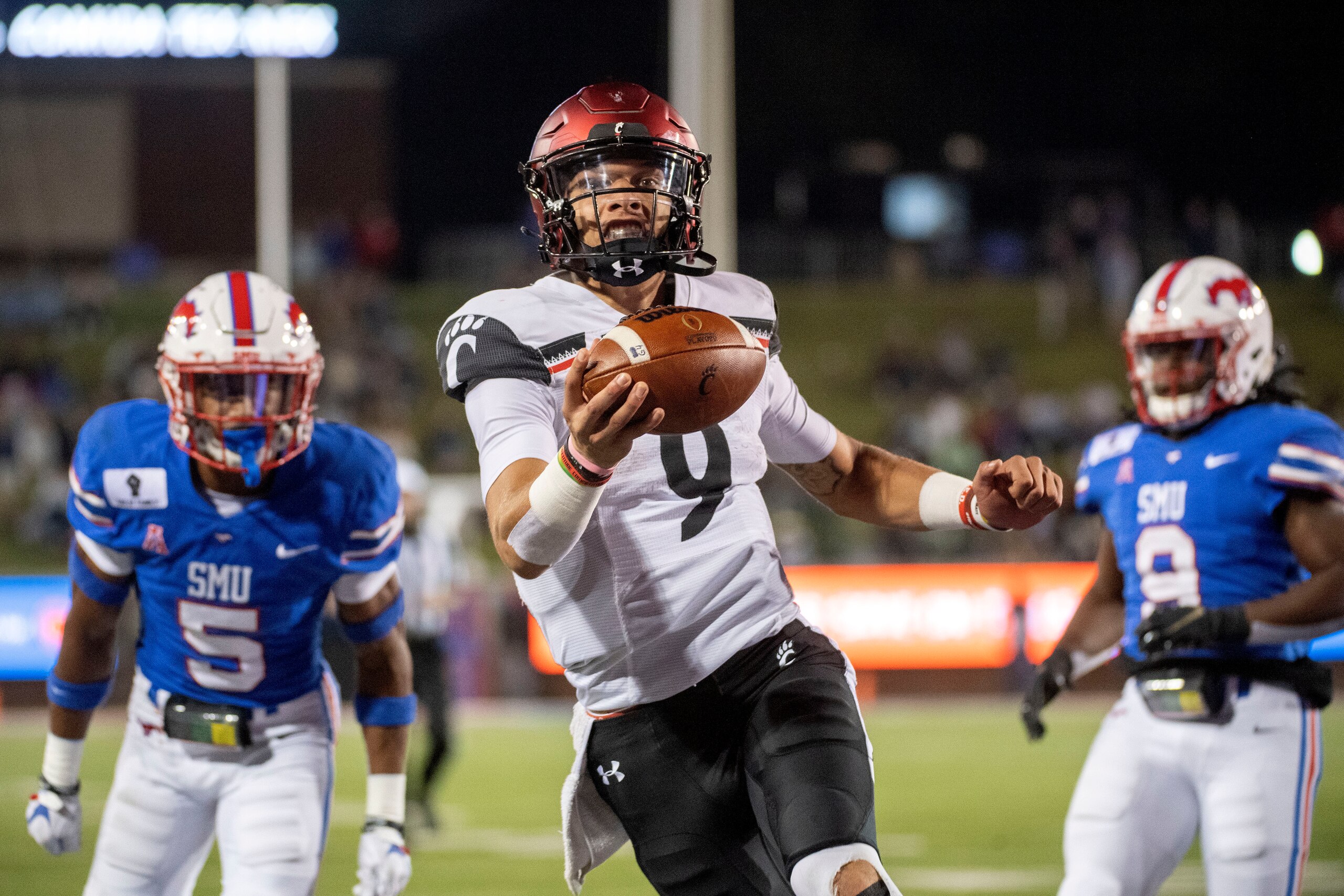Cincinnati QB Desmond Ridder