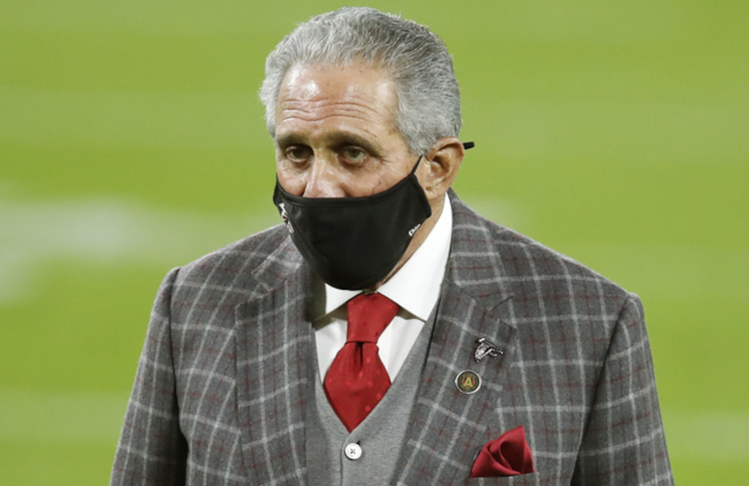 Falcons owner Arthur Blank could make the deadline busy by signing off on a fire sale.