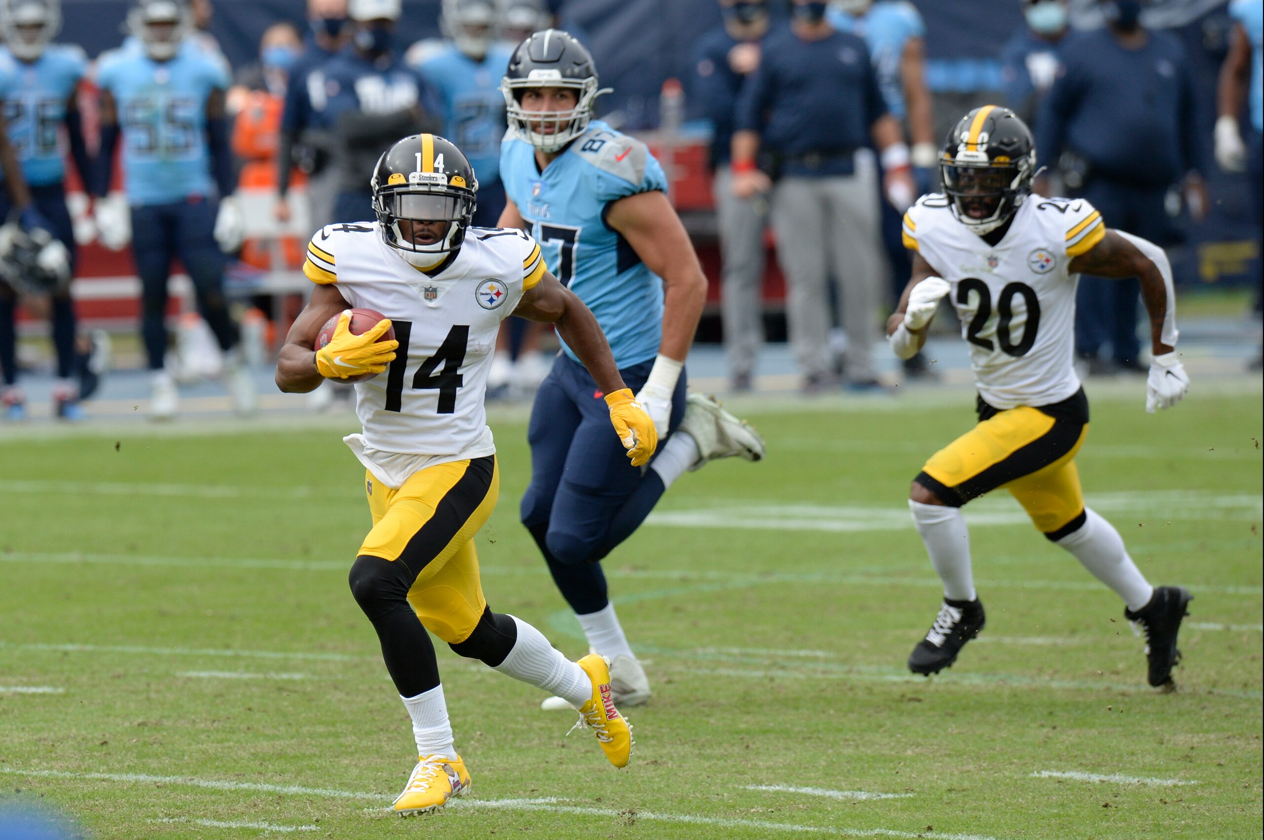 Wide receiver Ray-Ray McCloud