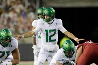Oregon quarterback Tyler Shough