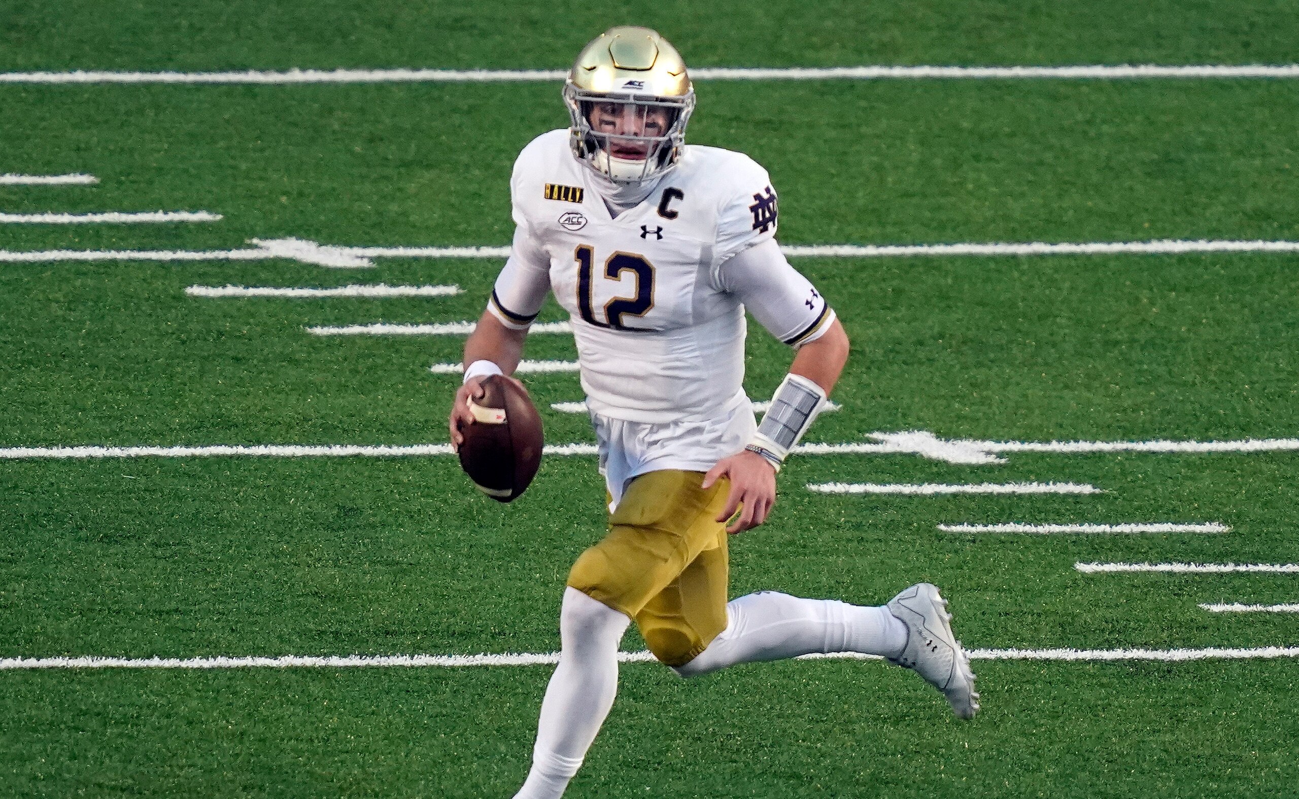 Notre Dame QB Ian Book