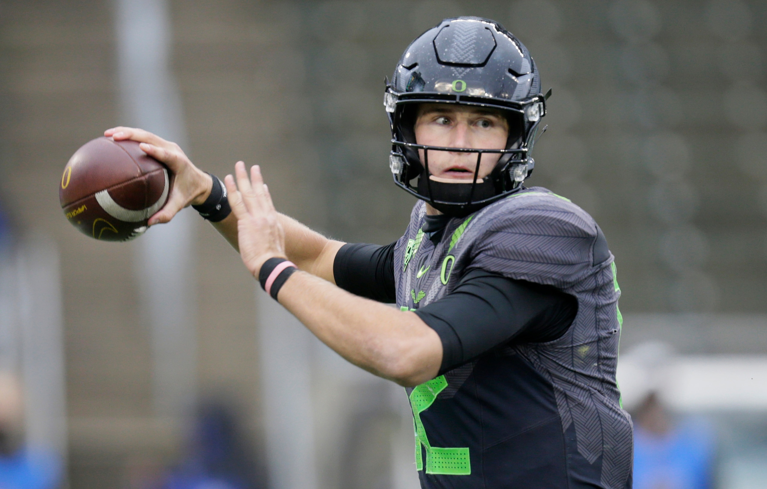 Oregon quarterback Tyler Shough