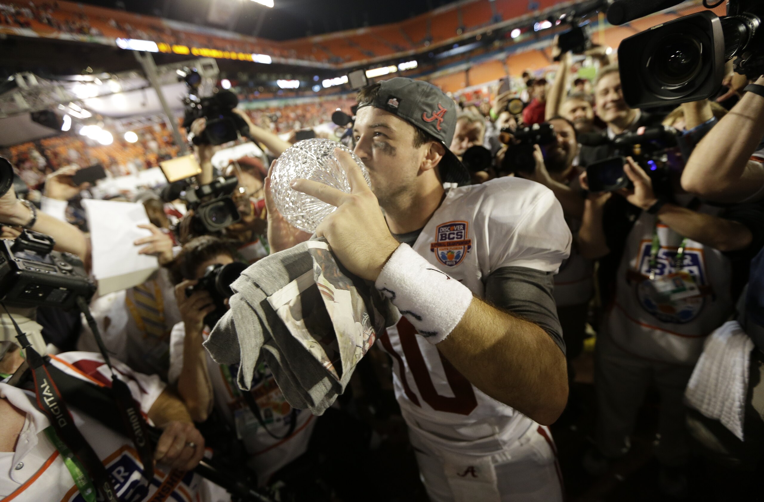 A.J. McCarron led Alabama to a dominant win over Notre Dame in 2013.