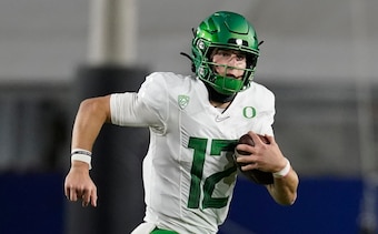 Oregon QB Tyler Shough