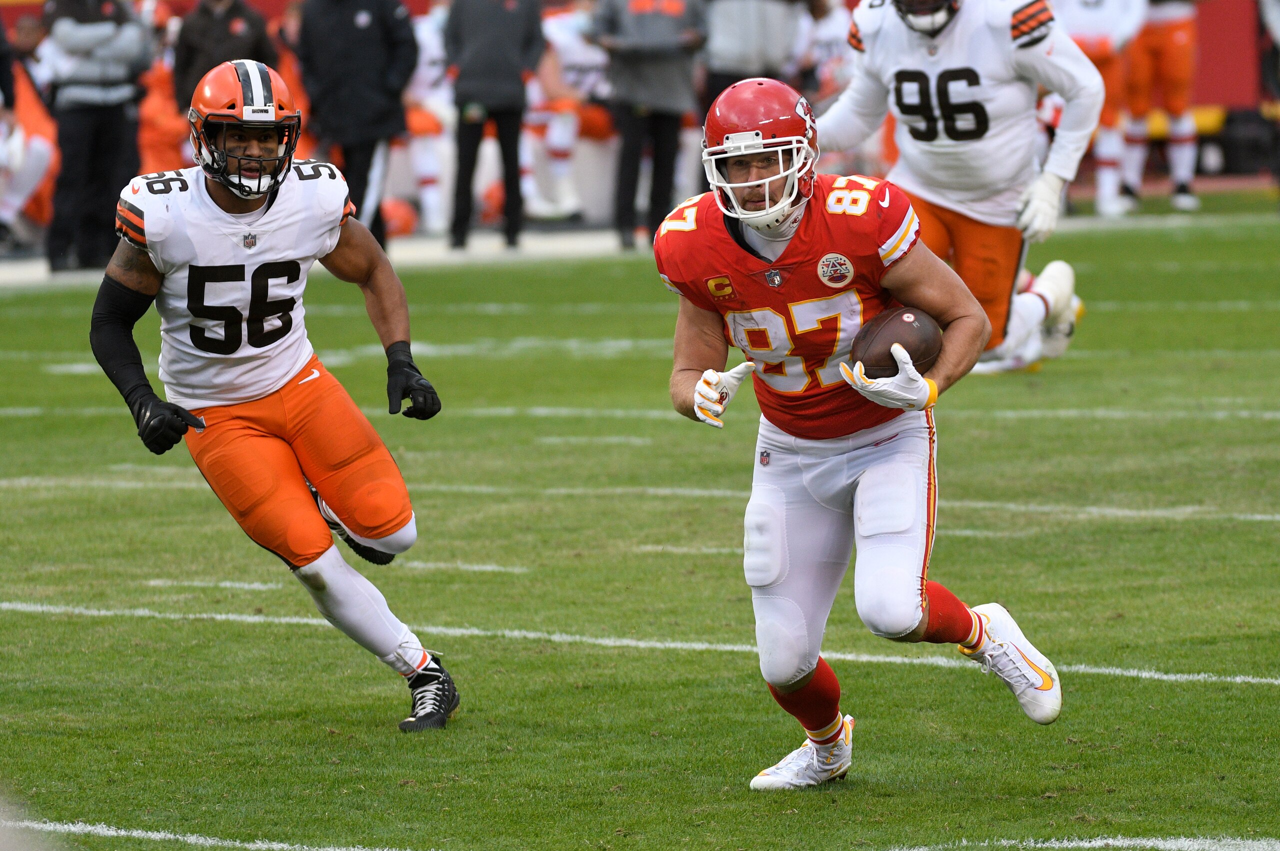 Travis Kelce has a touchdown and at least 10 targets in each of his last five games.