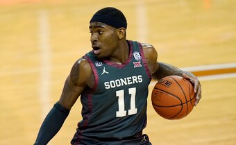 Oklahoma's De'Vion Harmon