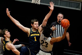 Michigan's Hunter Dickinson