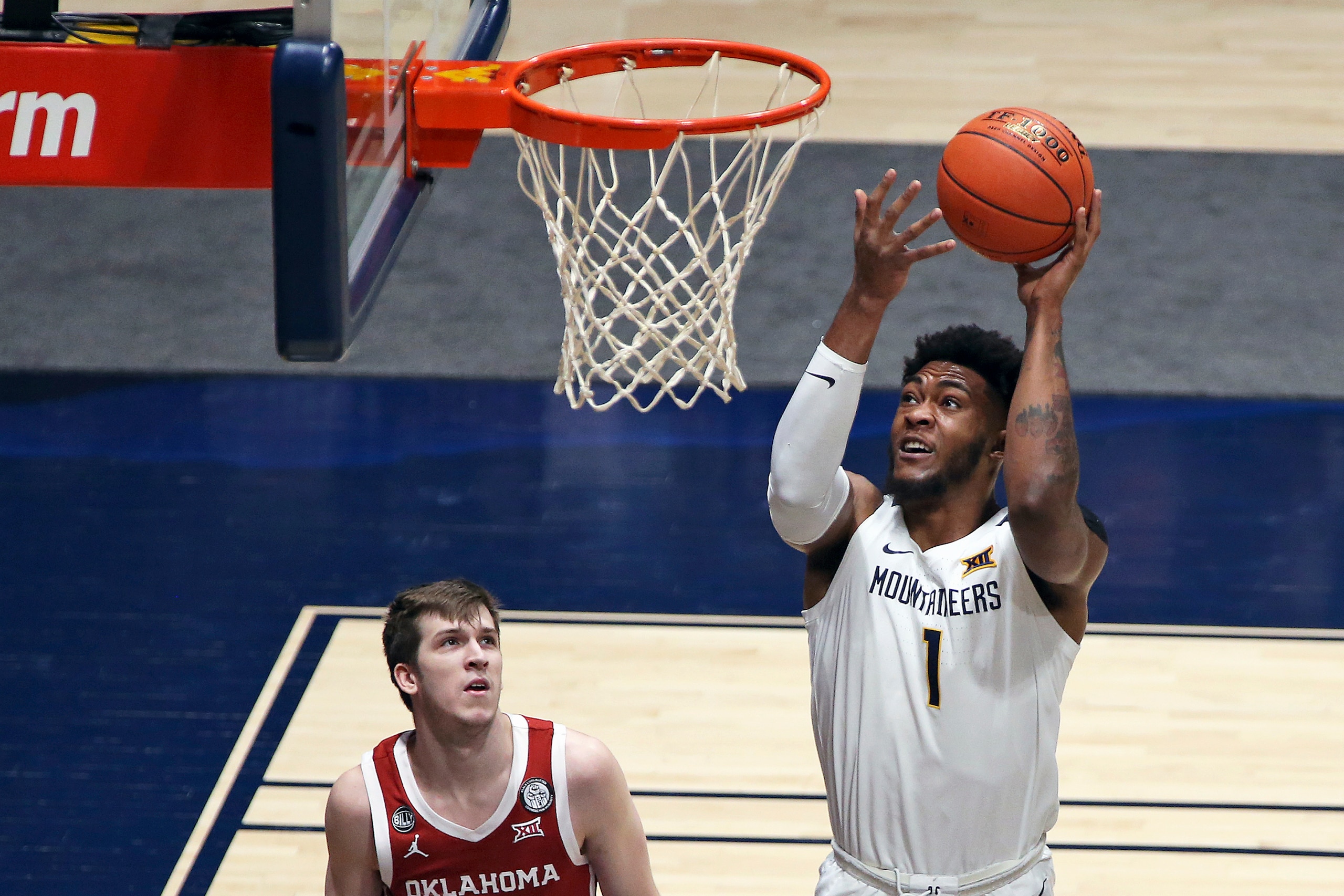 West Virginia's Derek Culver