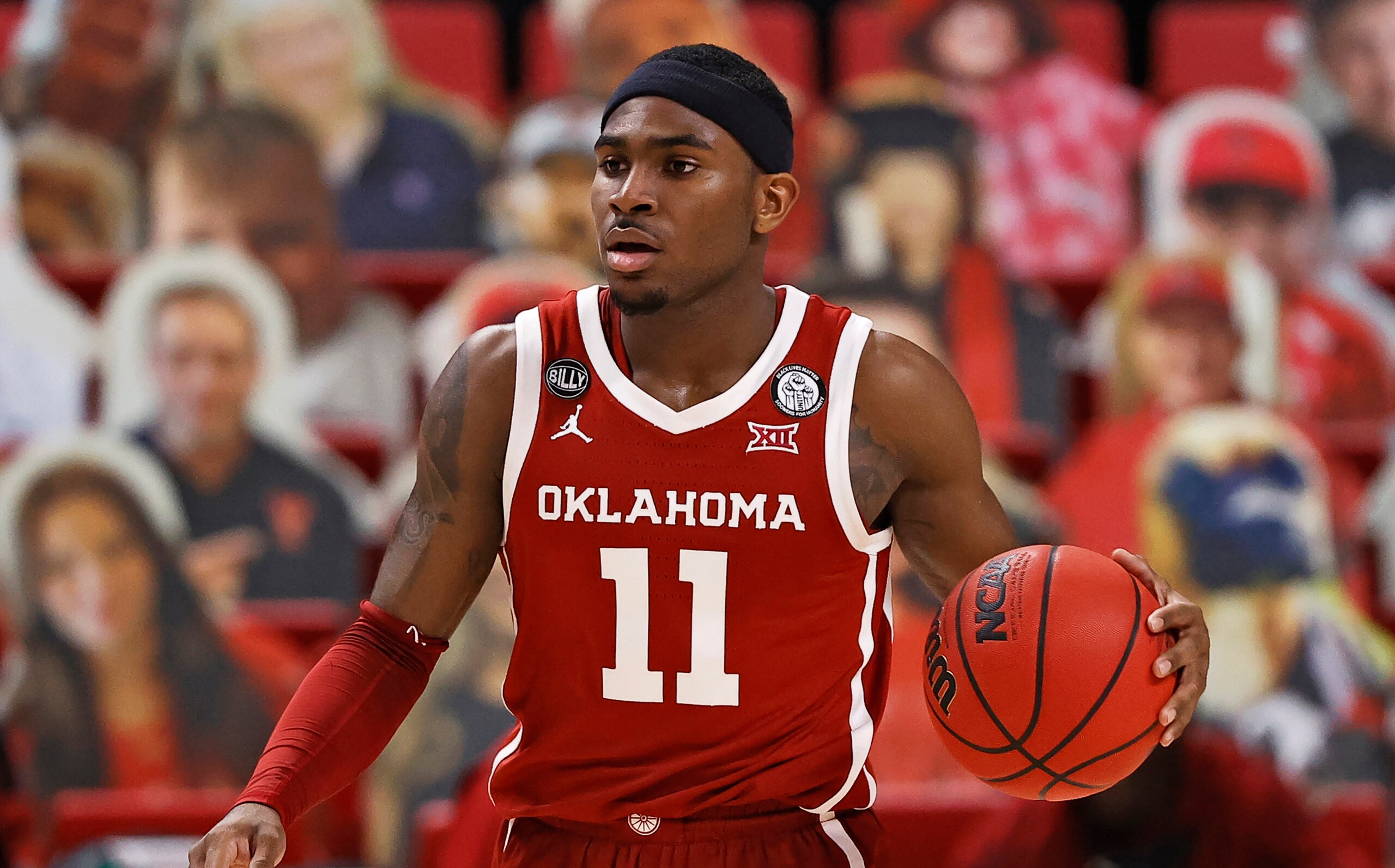 Oklahoma's De'Vion Harmon