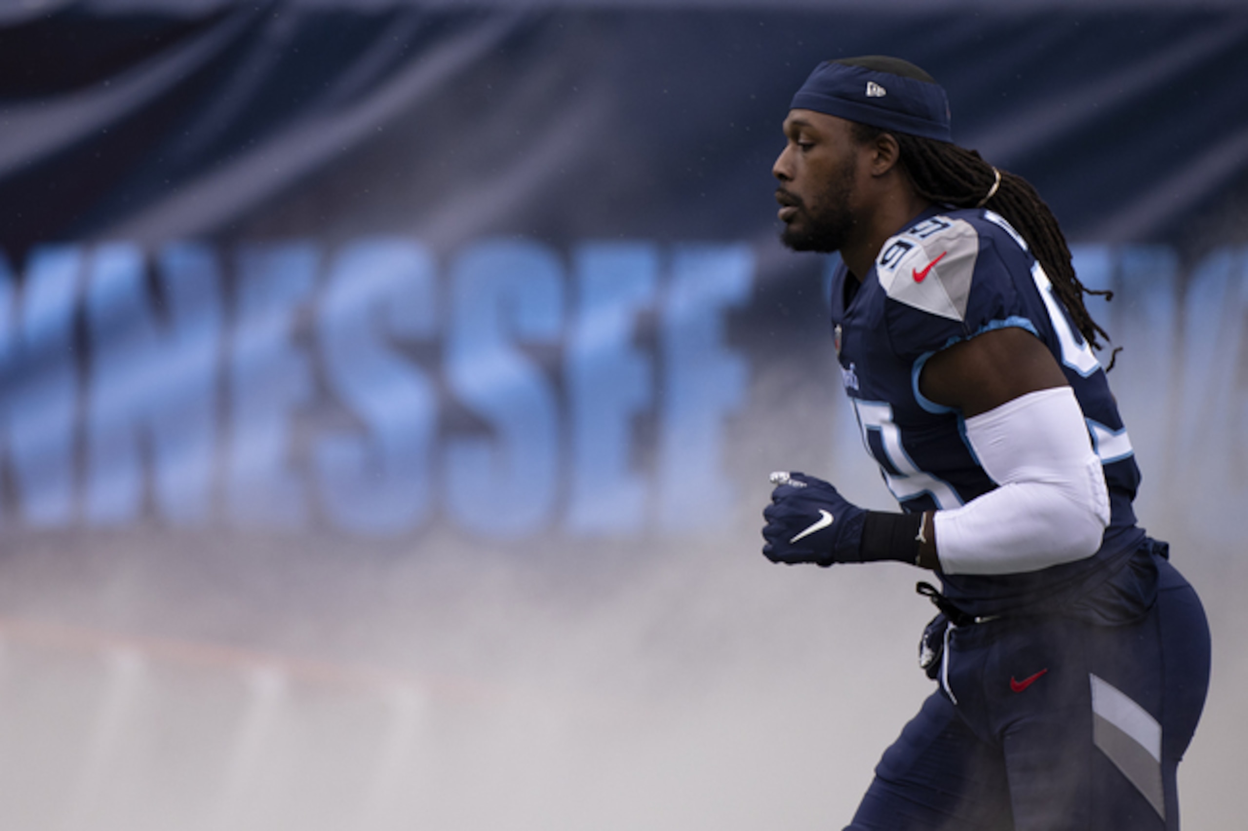 Tennessee Titans edge-rusher Jadeveon Clowney Tennessee Titans edge-rusher Jadeveon Clowney