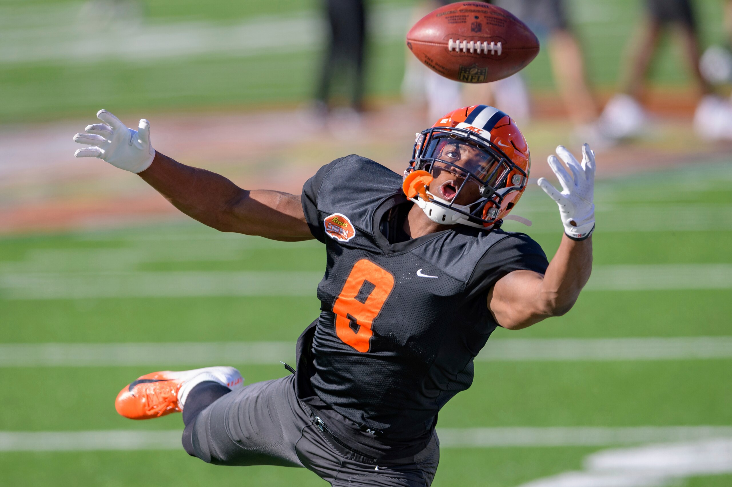 Syracuse cornerback Ifeatu Melifonwu