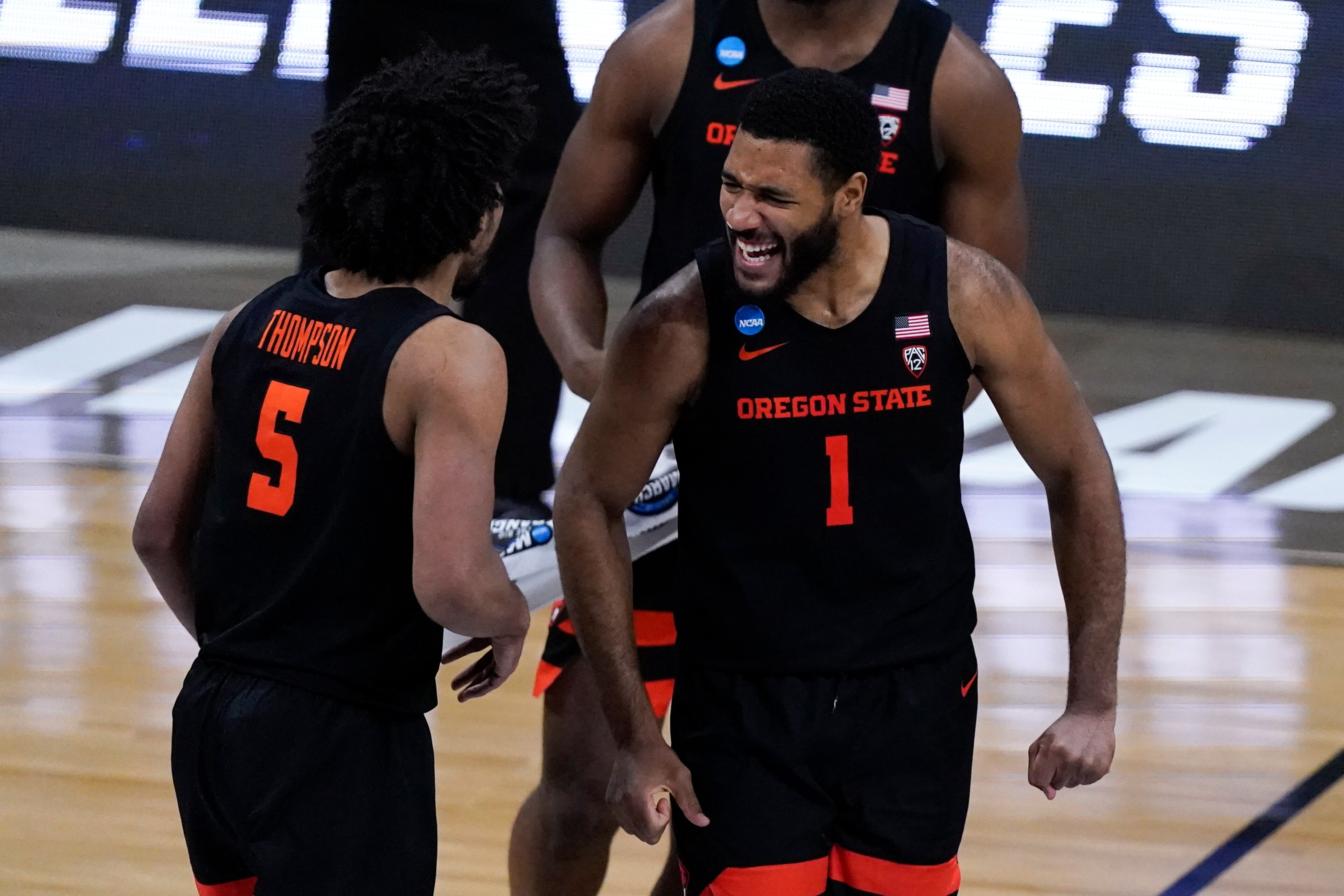 Oregon State's Maurice Calloo (1) and Ethan Thompson (5) Oregon State's Maurice Calloo (1) and Ethan Thompson (5)