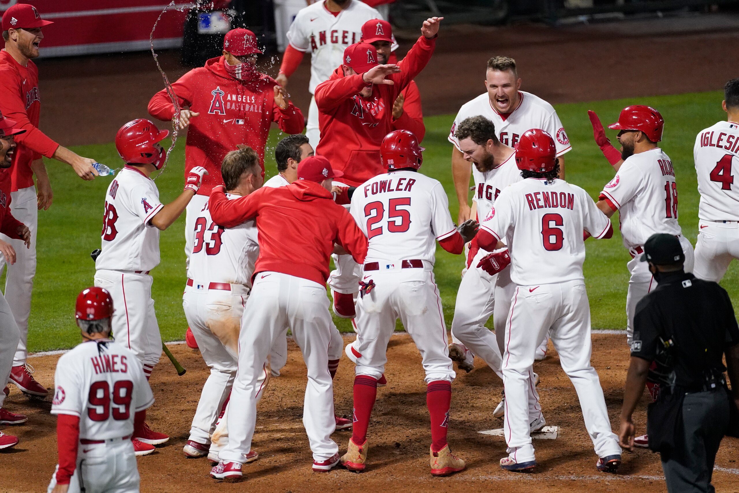 Jared Walsh's walk-off