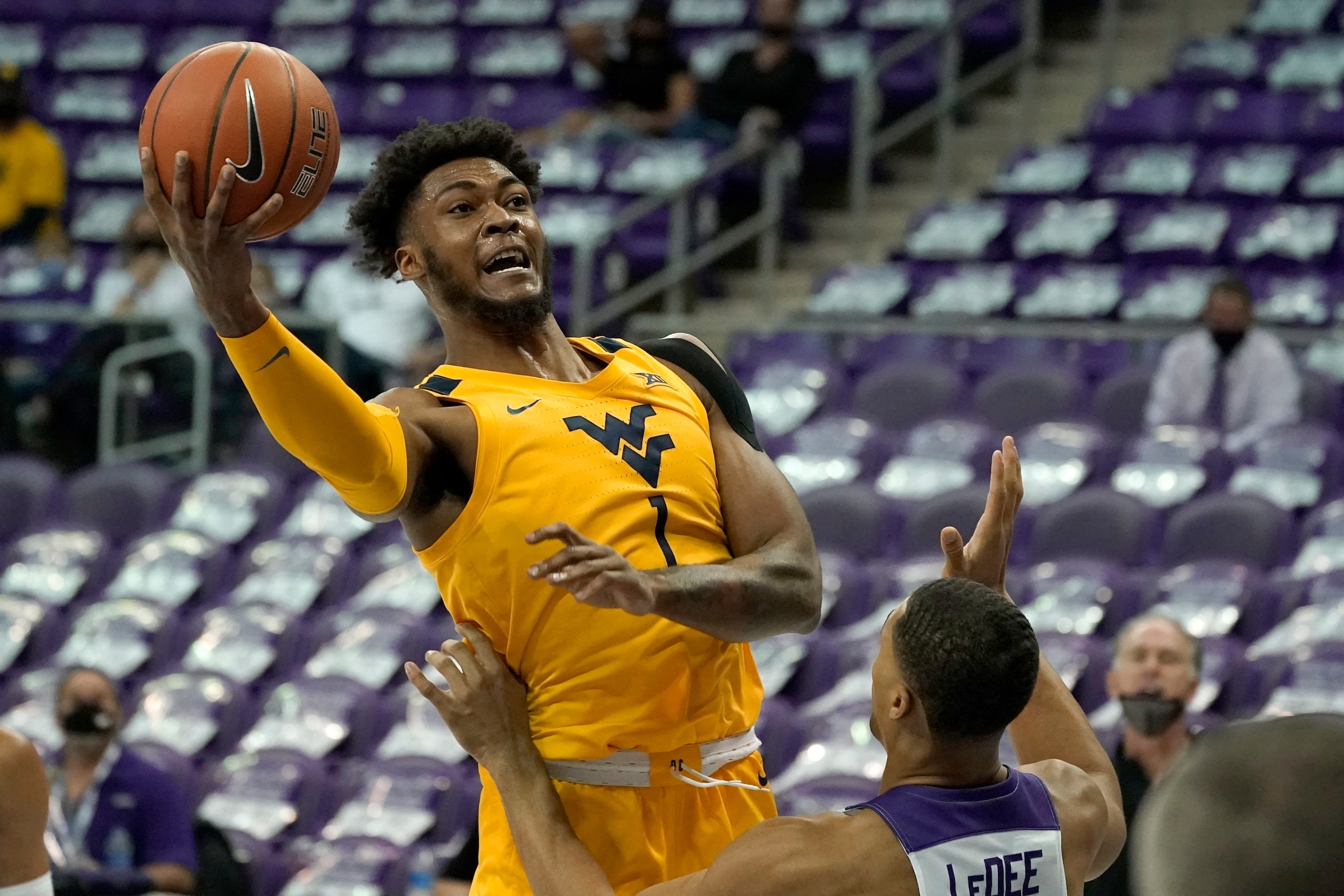 West Virginia's Derek Culver