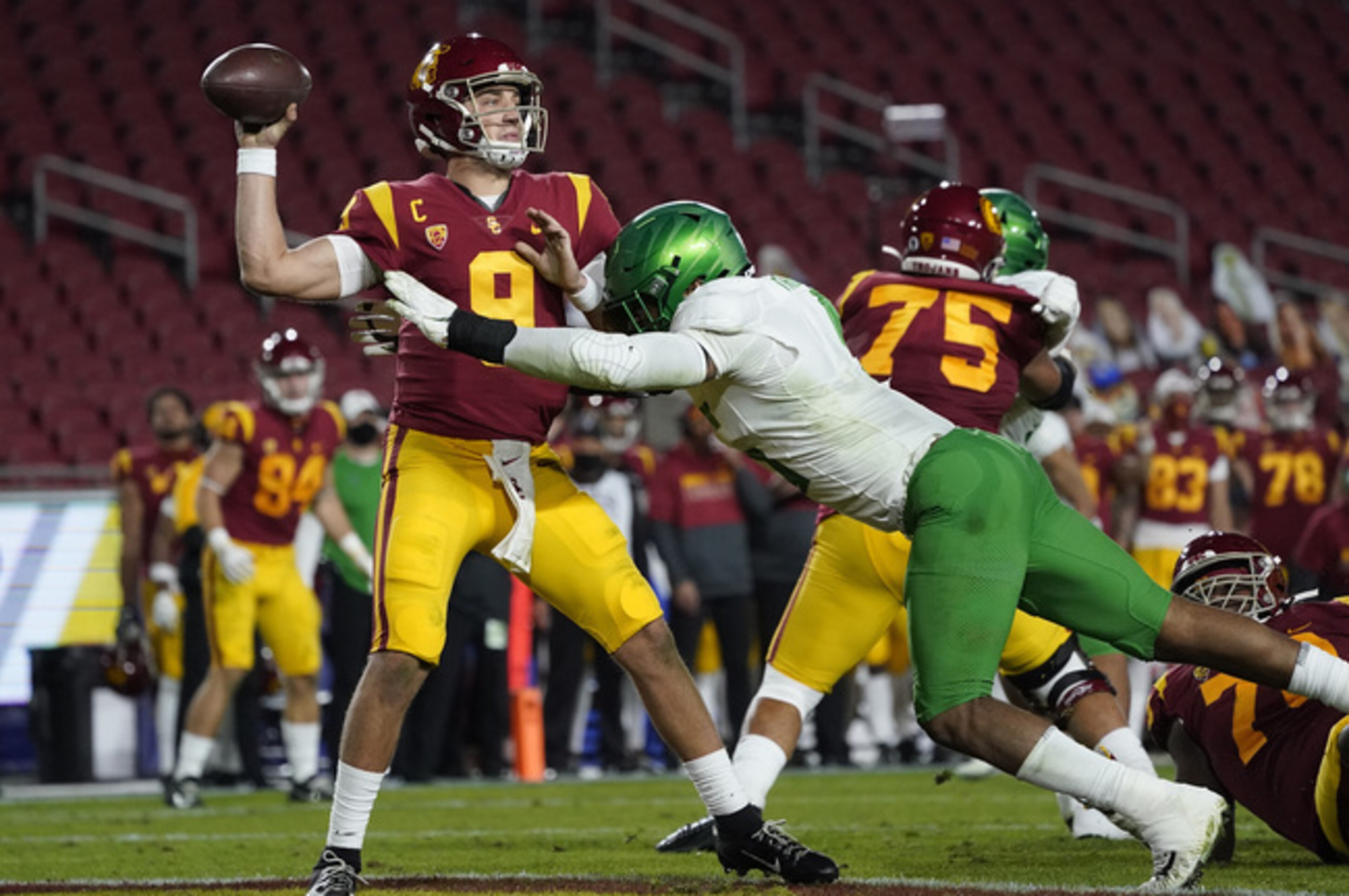 Oregon edge-rusher Kayvon Thibodeaux Oregon edge-rusher Kayvon Thibodeaux