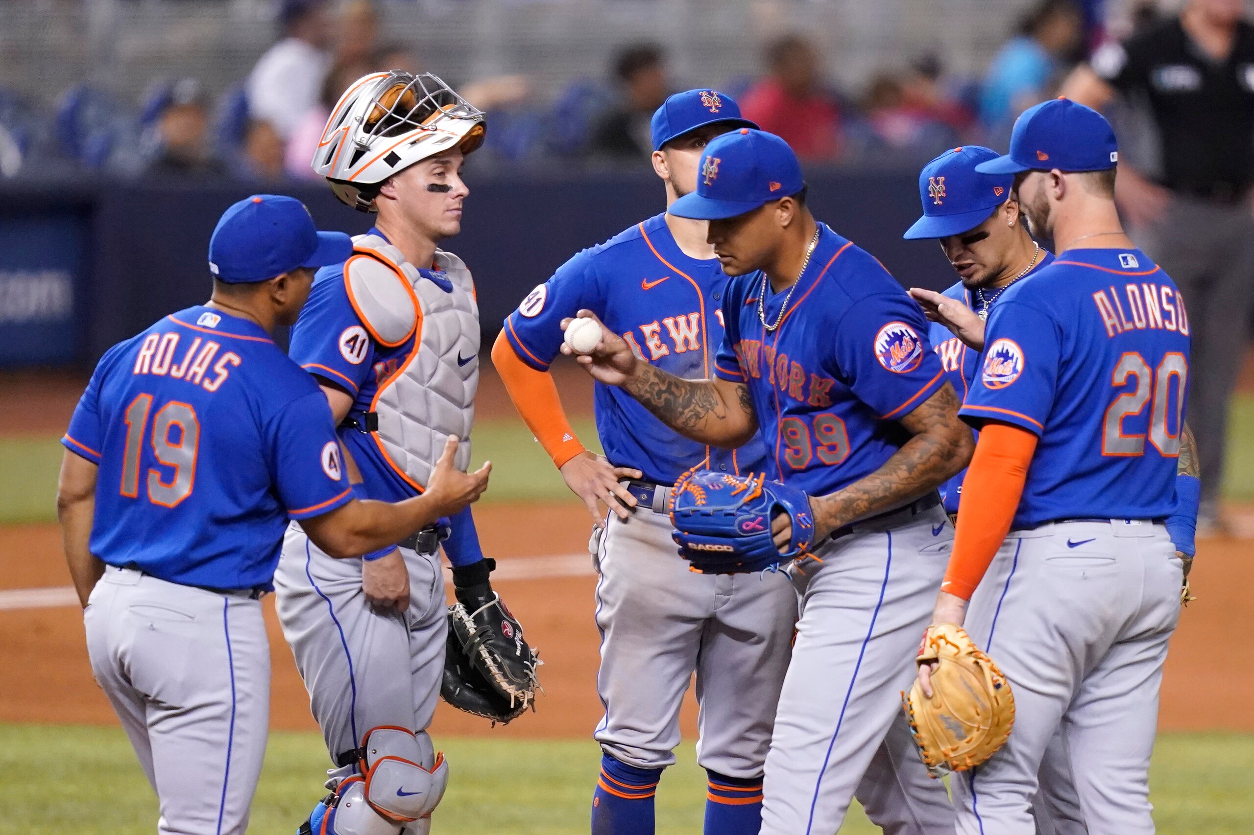 The banged-up Mets picked a bad time to go into a funk.