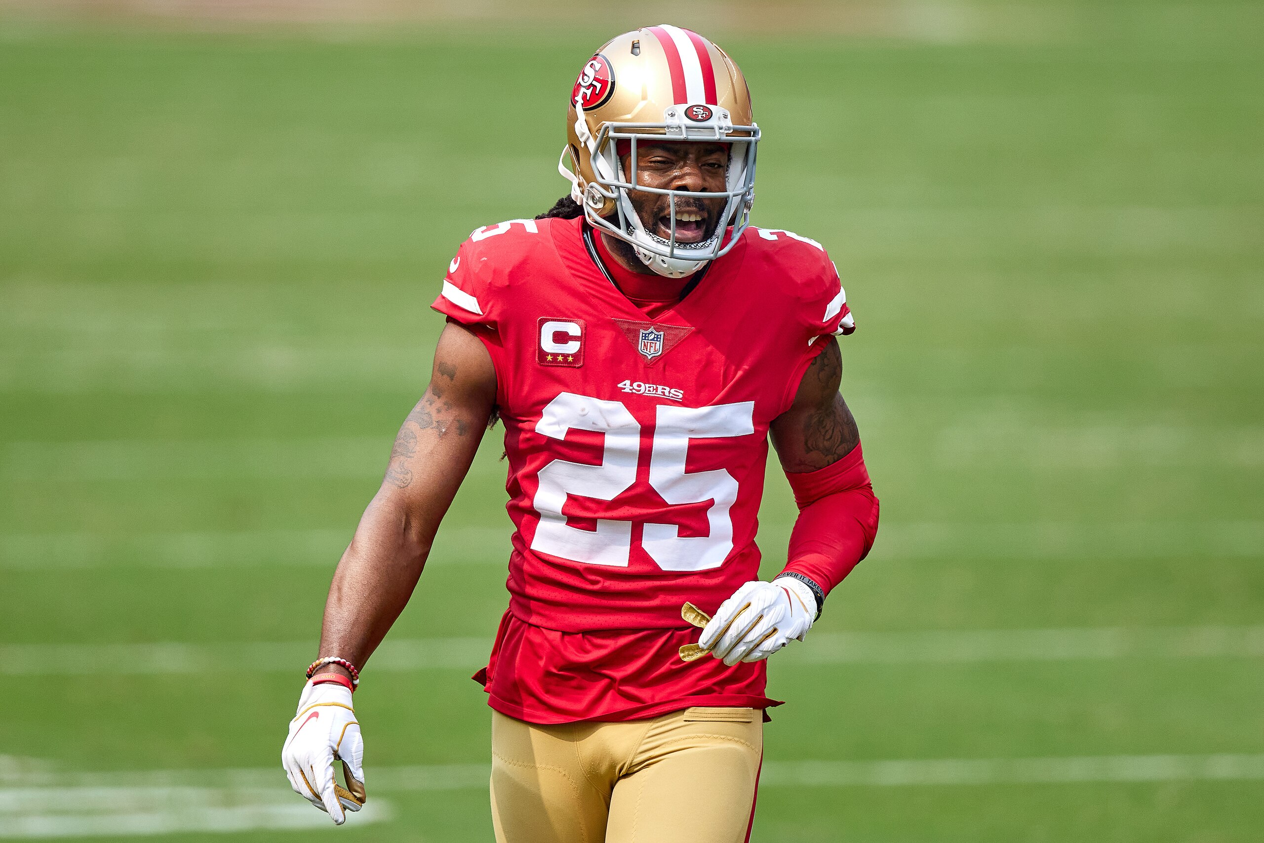 SAN FRANCISCO, CA - SEPTEMBER 13: San Francisco 49ers cornerback Richard Sherman (25) looks on during the NFL game between the San Francisco 49ers and the Arizona Cardinals on September 13, 2020, at Levi's Stadium in Santa Clara, California. (Photo by MSA