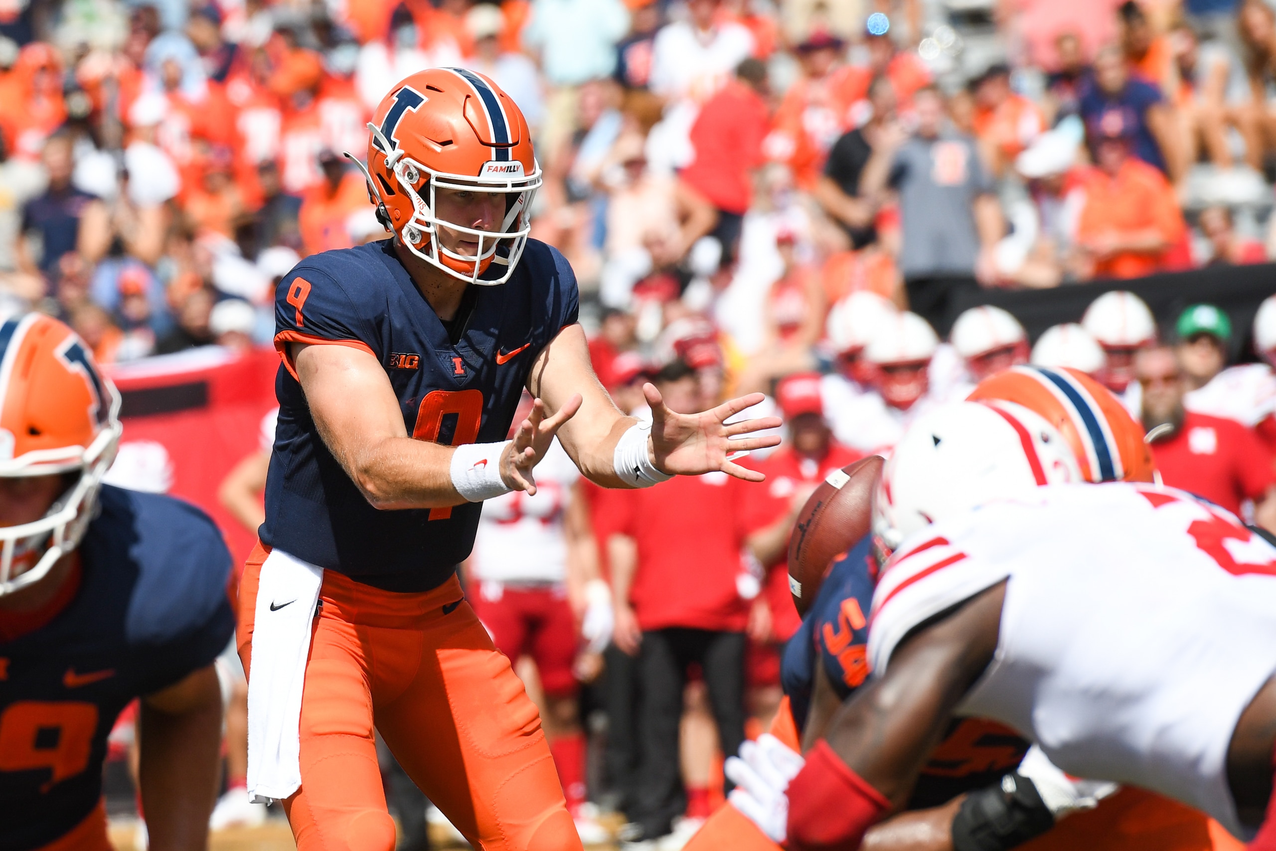 Illinois QB Artur Sitkowski