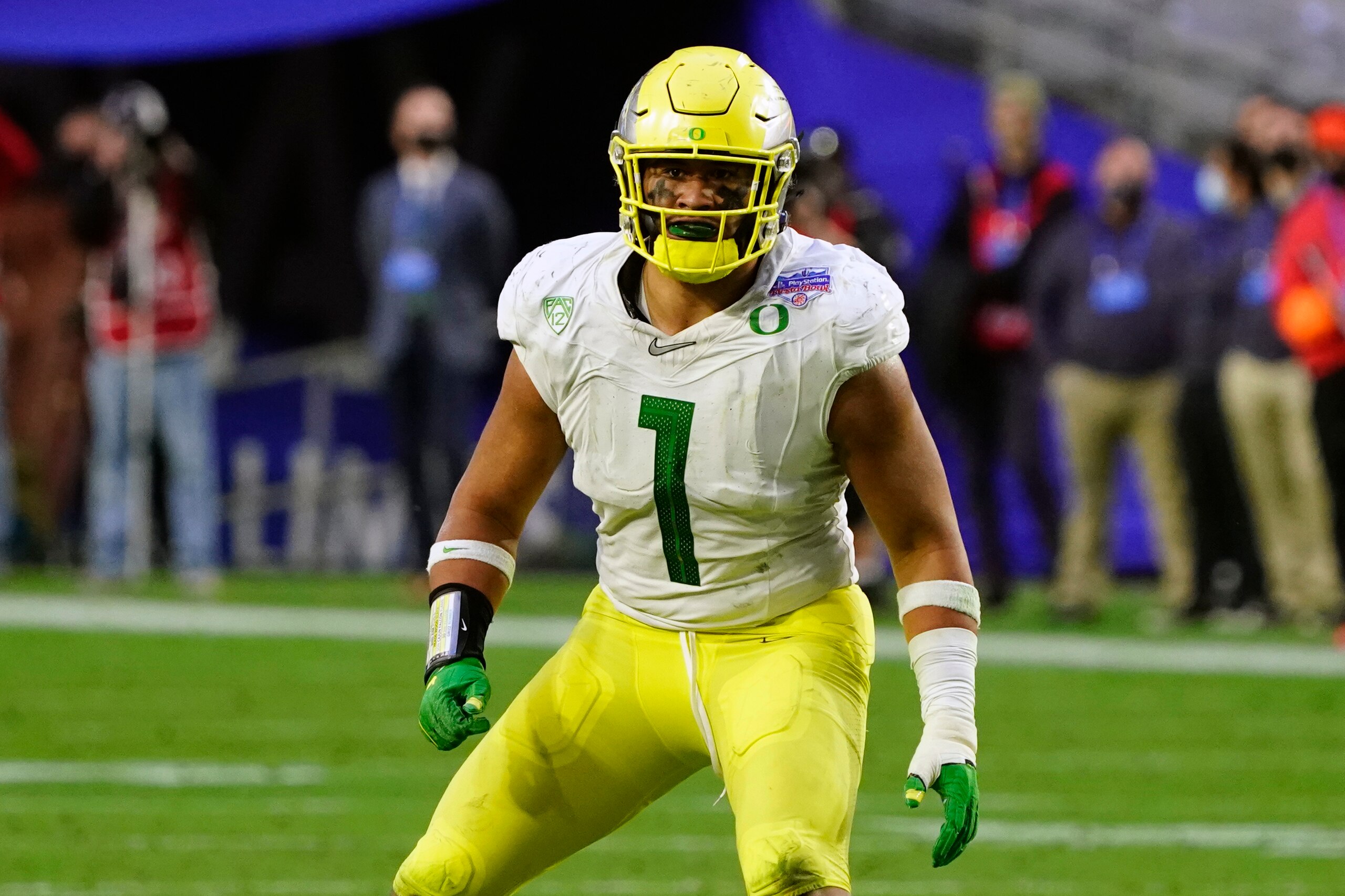Oregon's Noah Sewell