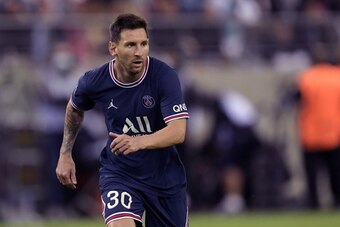 It still doesn't look real