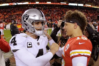 Raiders QB Derek Carr (left) and Chiefs QB Patrick Mahomes (right)
