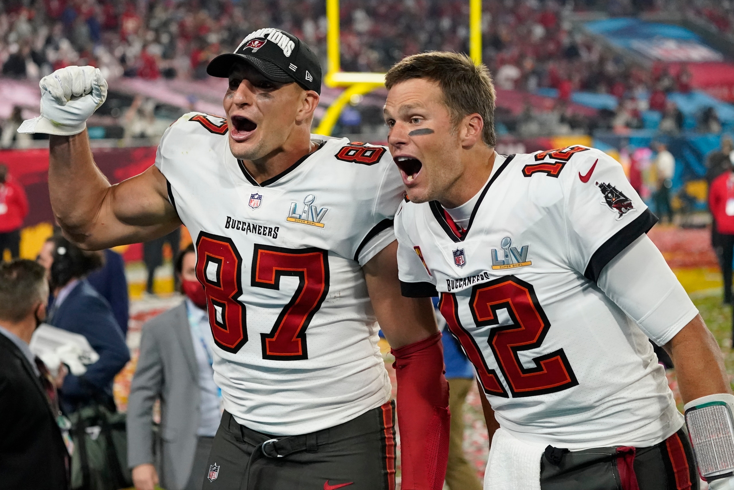 Buccaneers tight end Rob Gronkowski (left) and quarterback Tom Brady (right) Buccaneers tight end Rob Gronkowski (left) and quarterback Tom Brady (right)