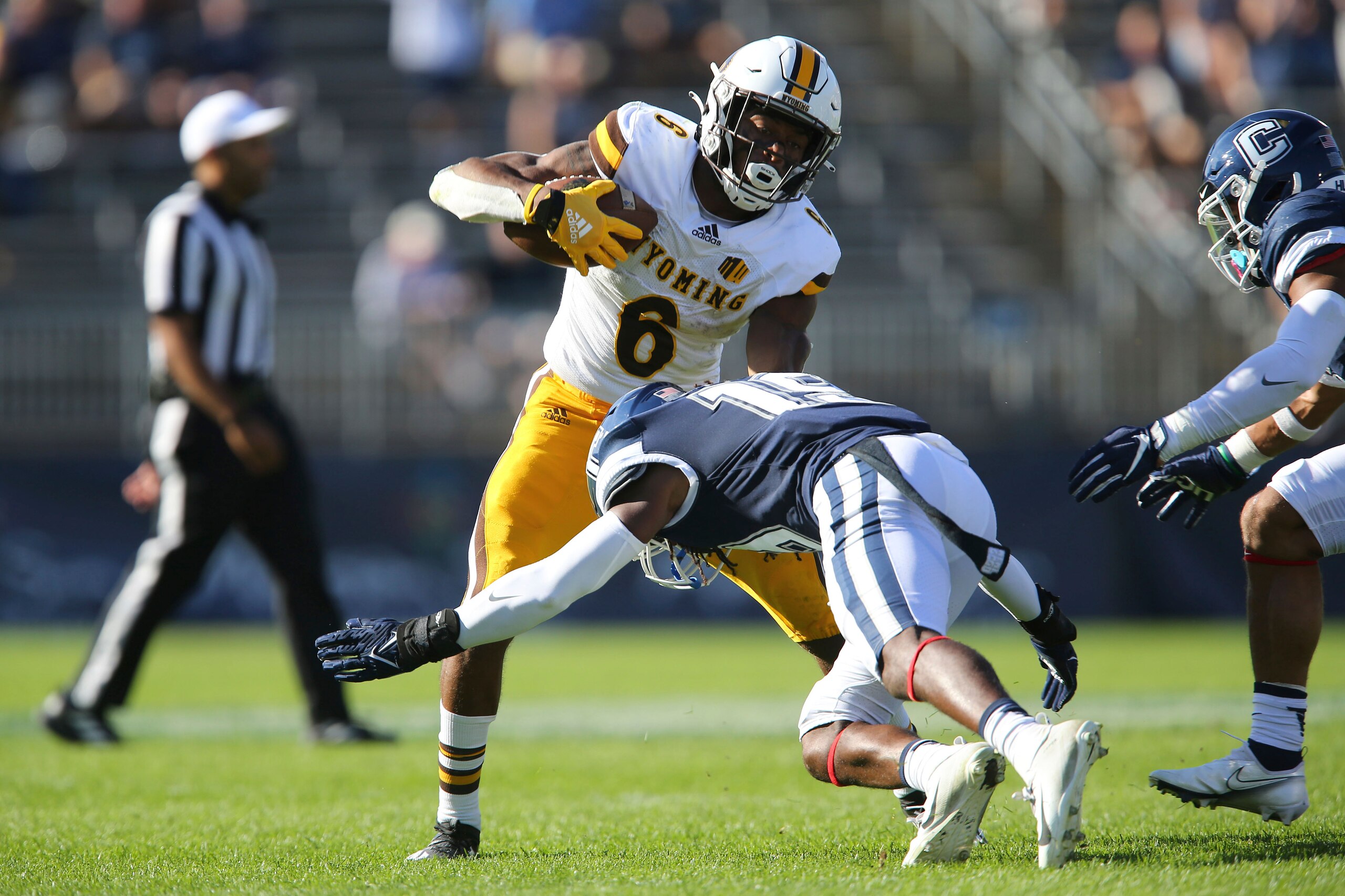 Wyoming RB Xazavian Valladay