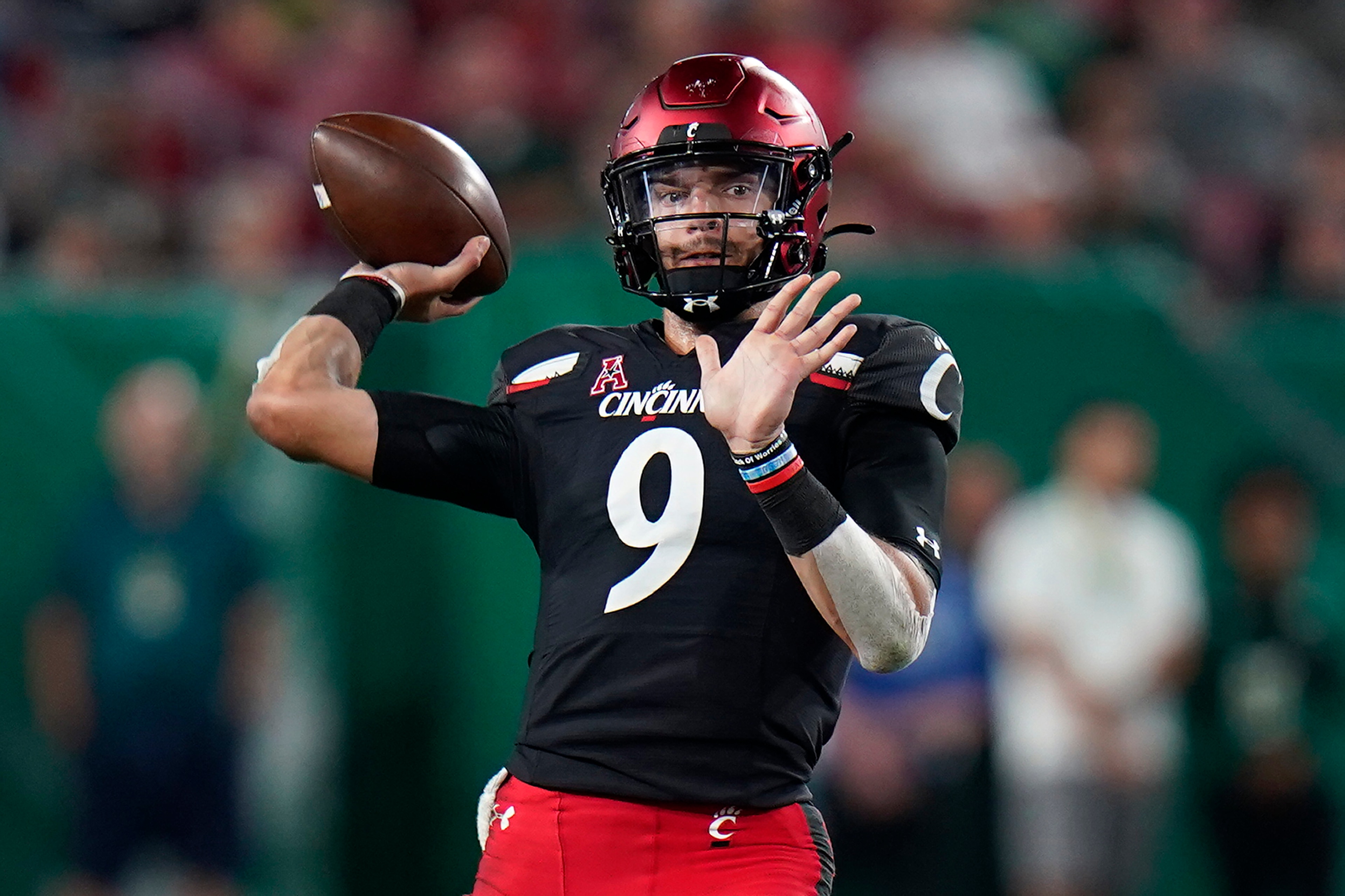 Cincinnati's Desmond Ridder Cincinnati's Desmond Ridder