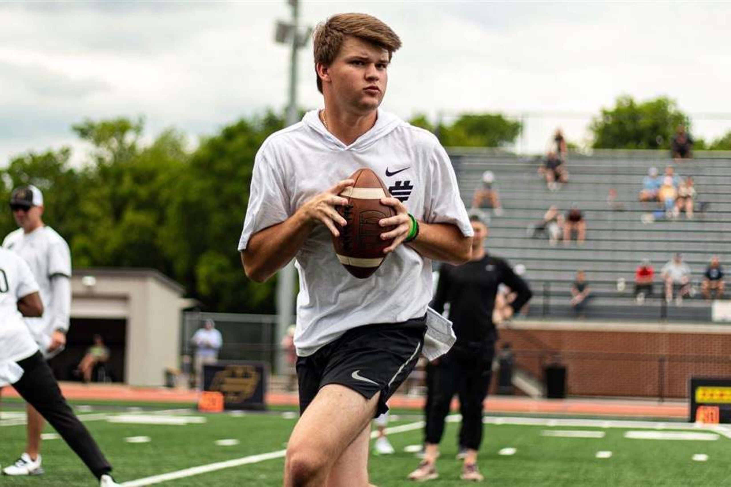 Tanner Bailey's decommitment from Oregon on Monday makes him a hot commodity with late-steal potential for programs.