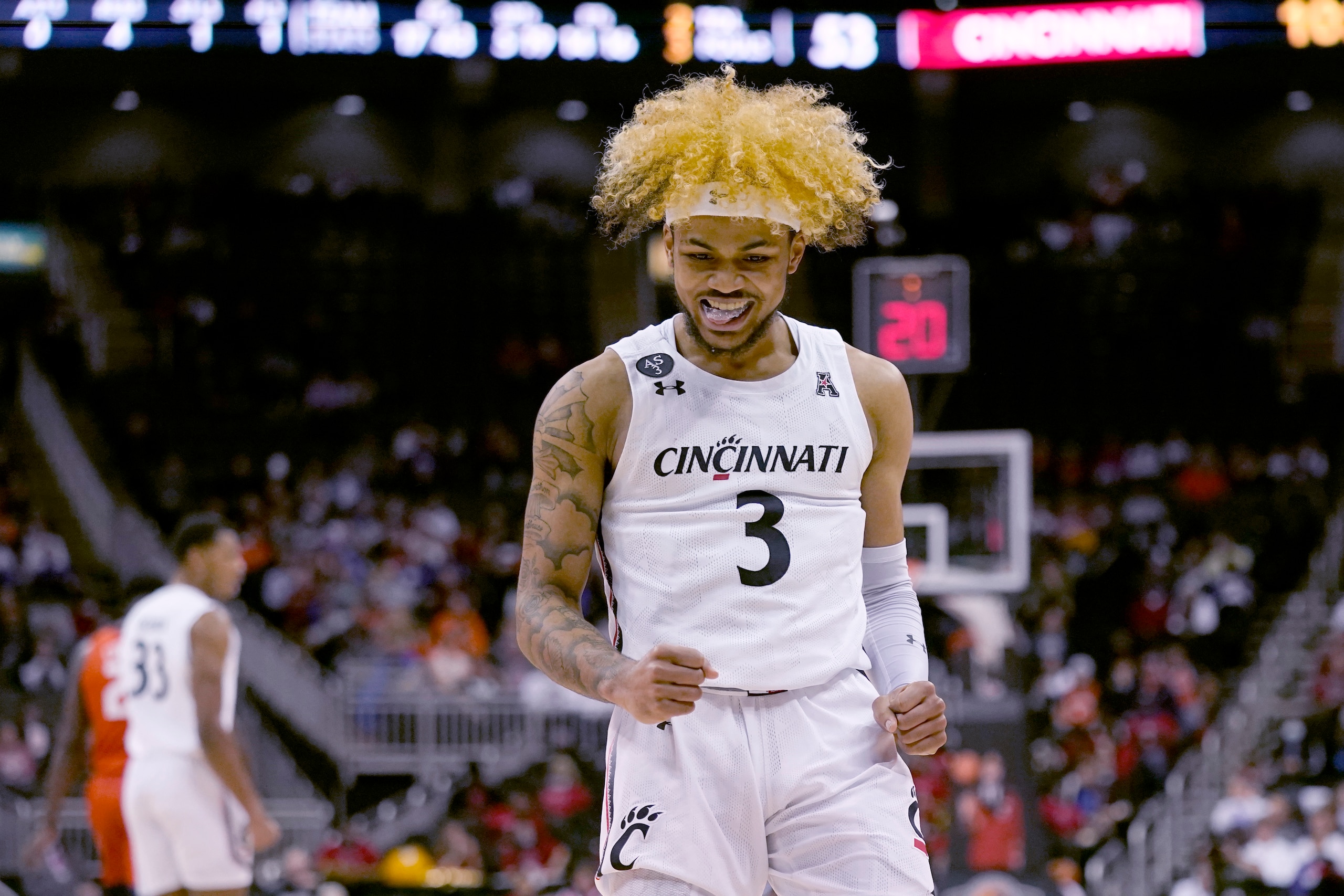 Cincinnati's Mike Saunders