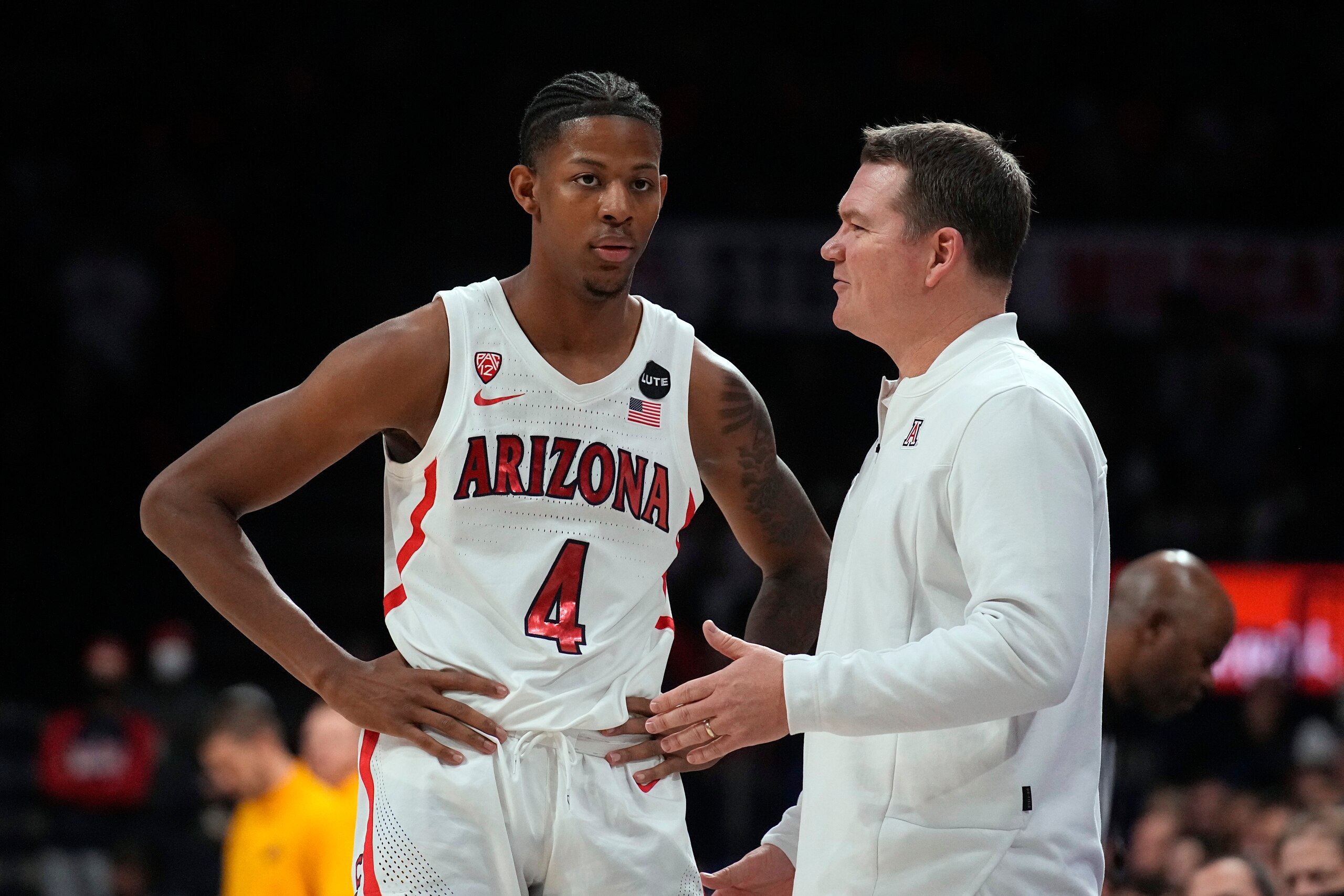 Arizona's Tommy Lloyd and Dalen Terry (4)