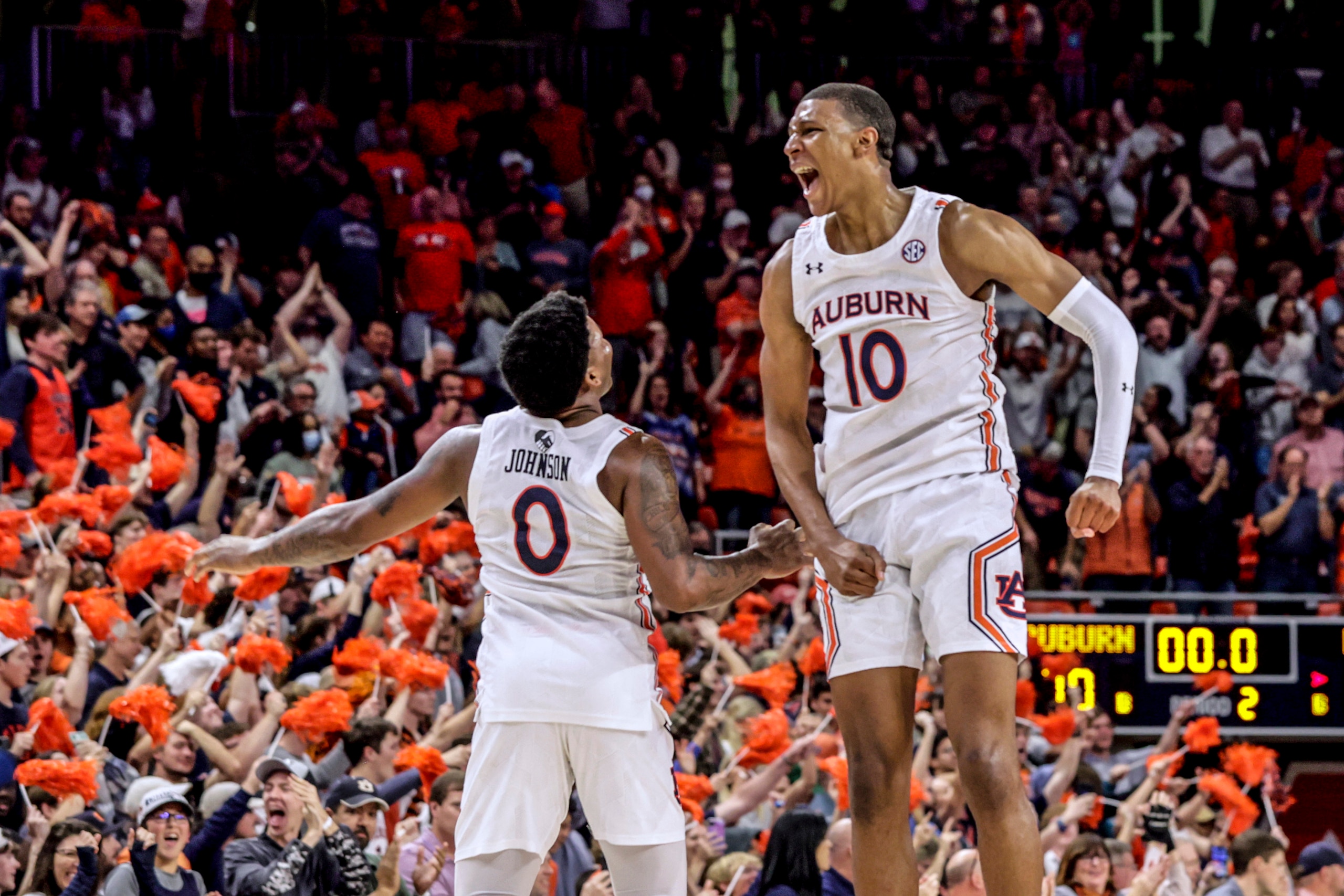 Auburn's Jabari Smith Jr. (10) and KD Johnson (0)